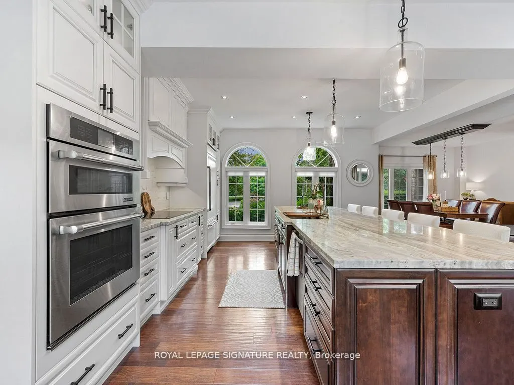 10 Forest Ridge Crescent