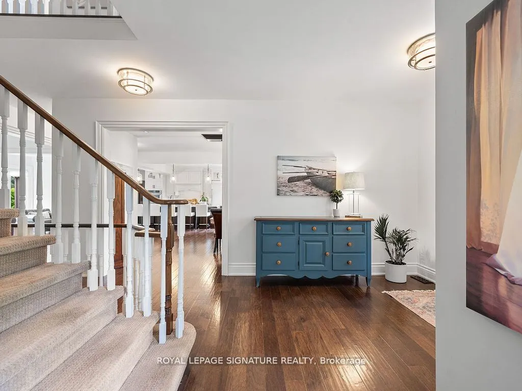 10 Forest Ridge Crescent