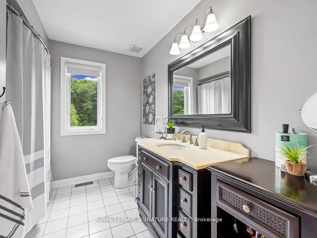 10 Forest Ridge Crescent