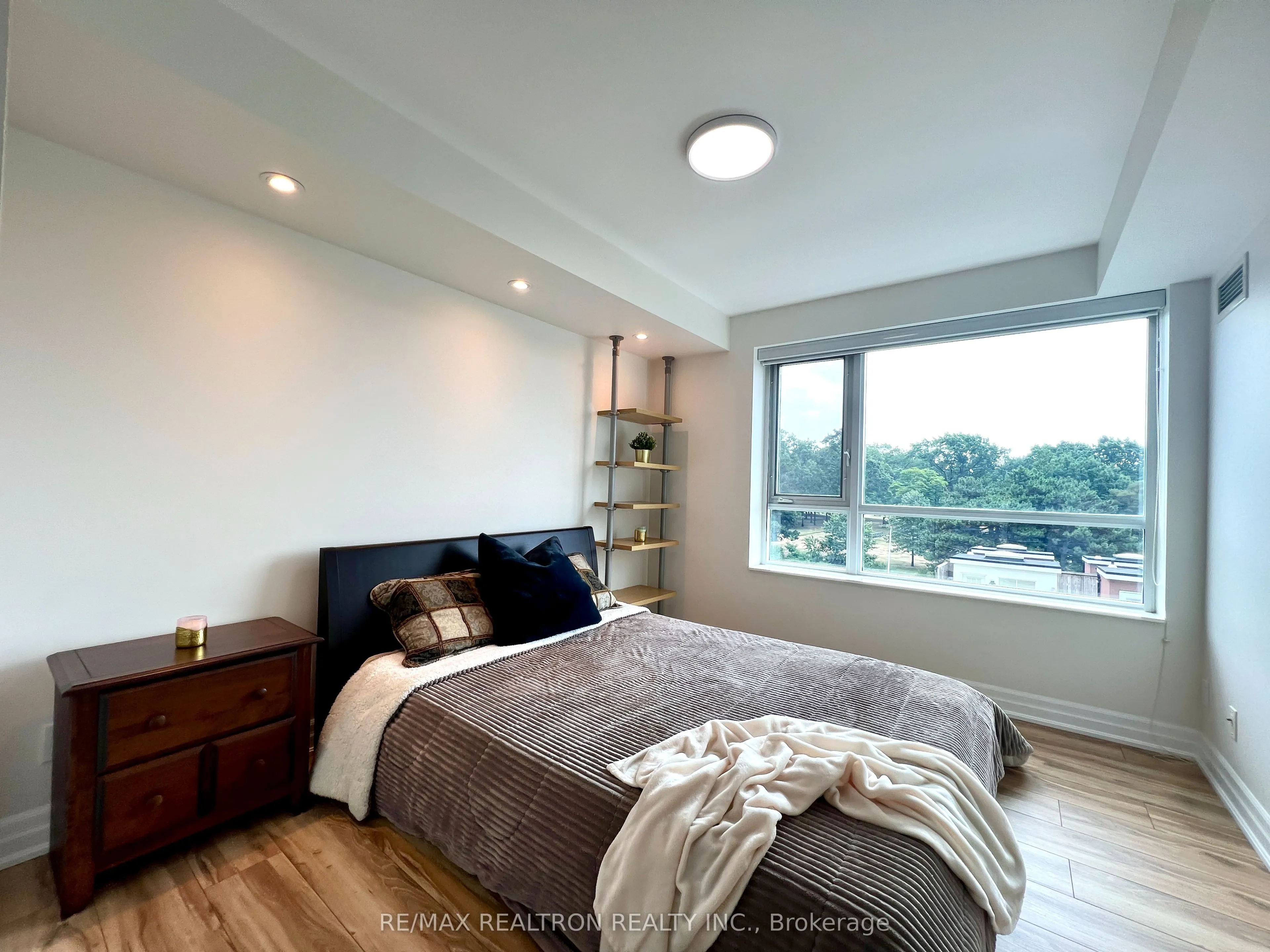 20 Gothic Avenue, #309