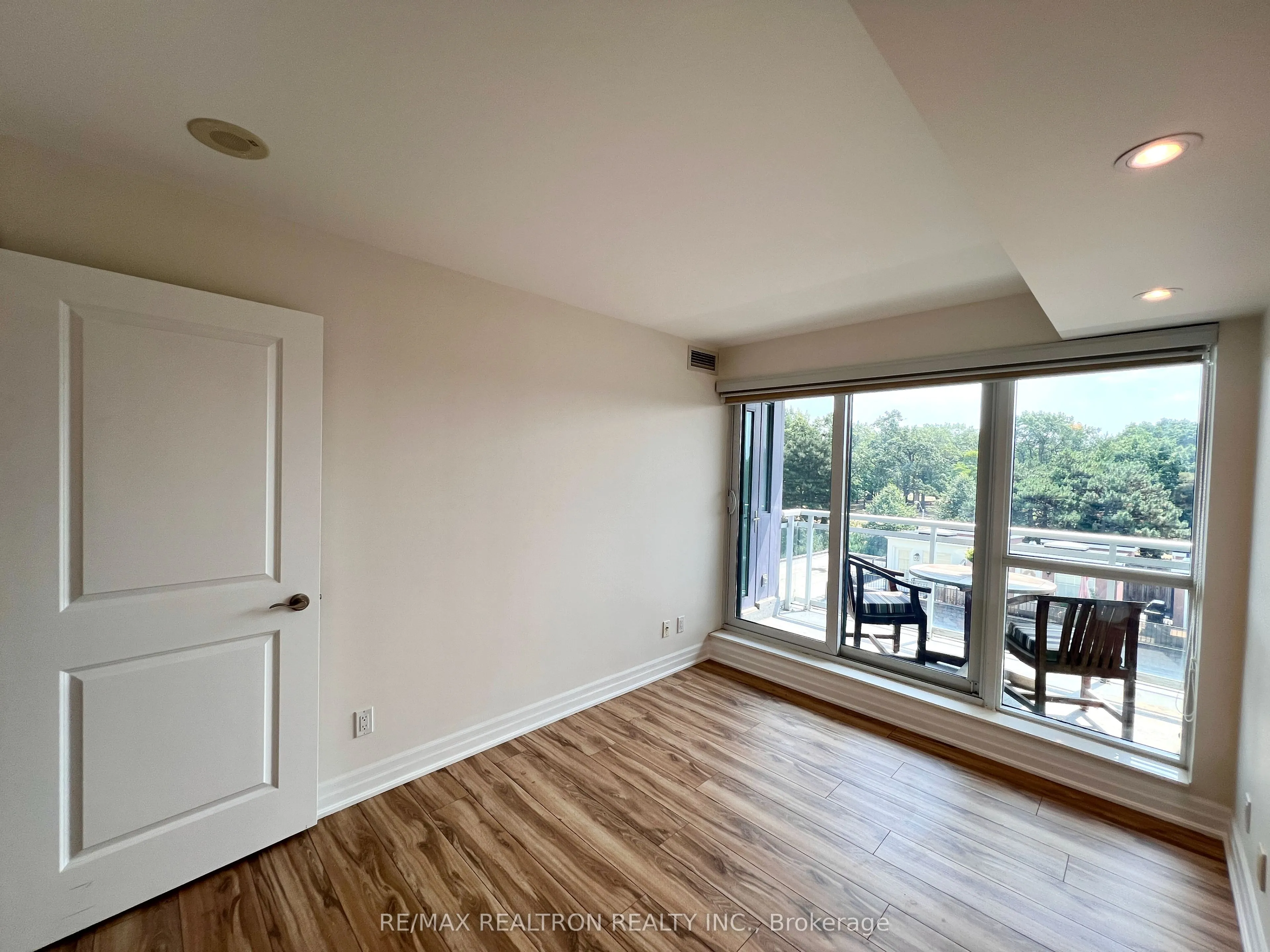 20 Gothic Avenue, #309