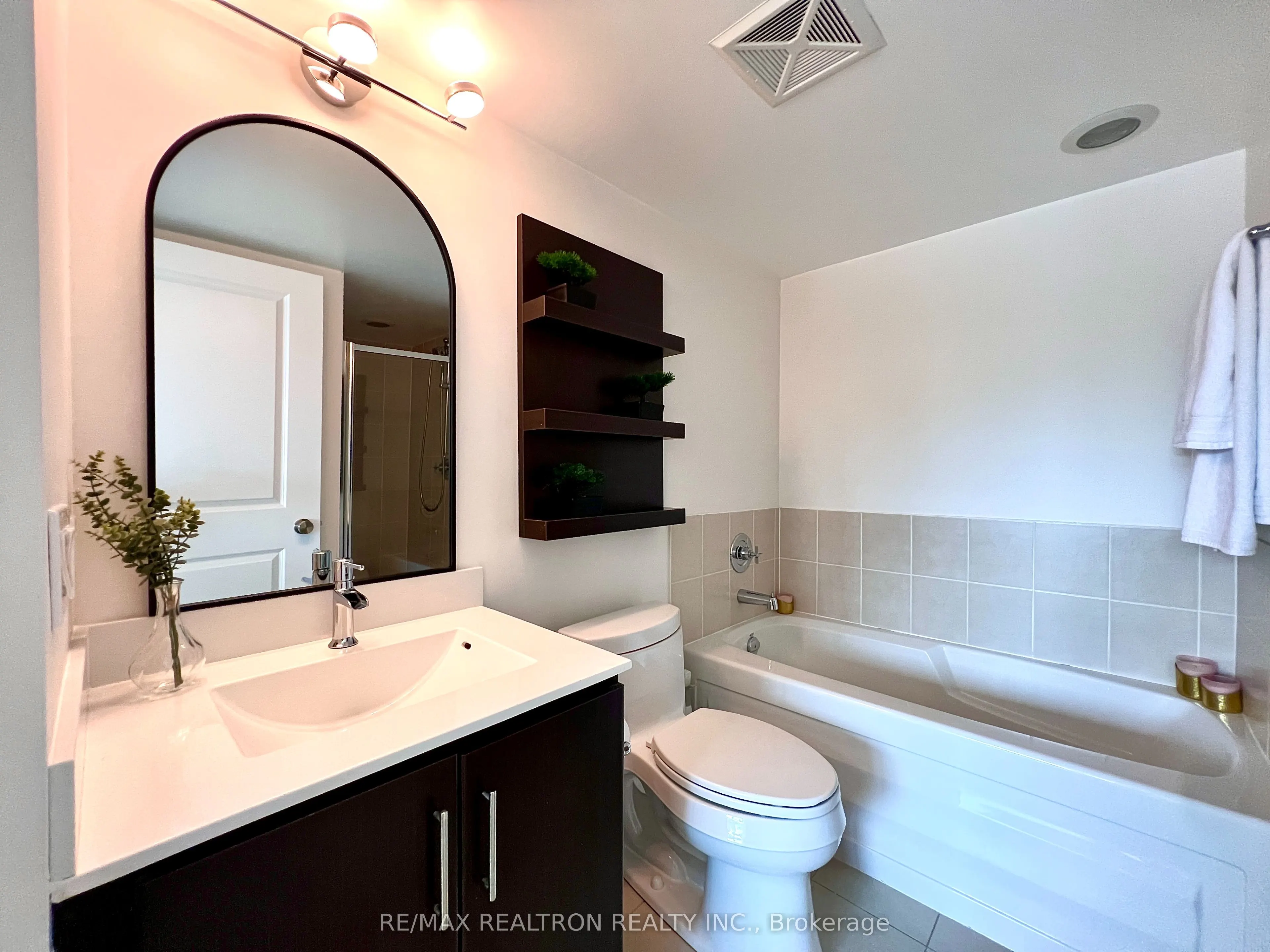 20 Gothic Avenue, #309