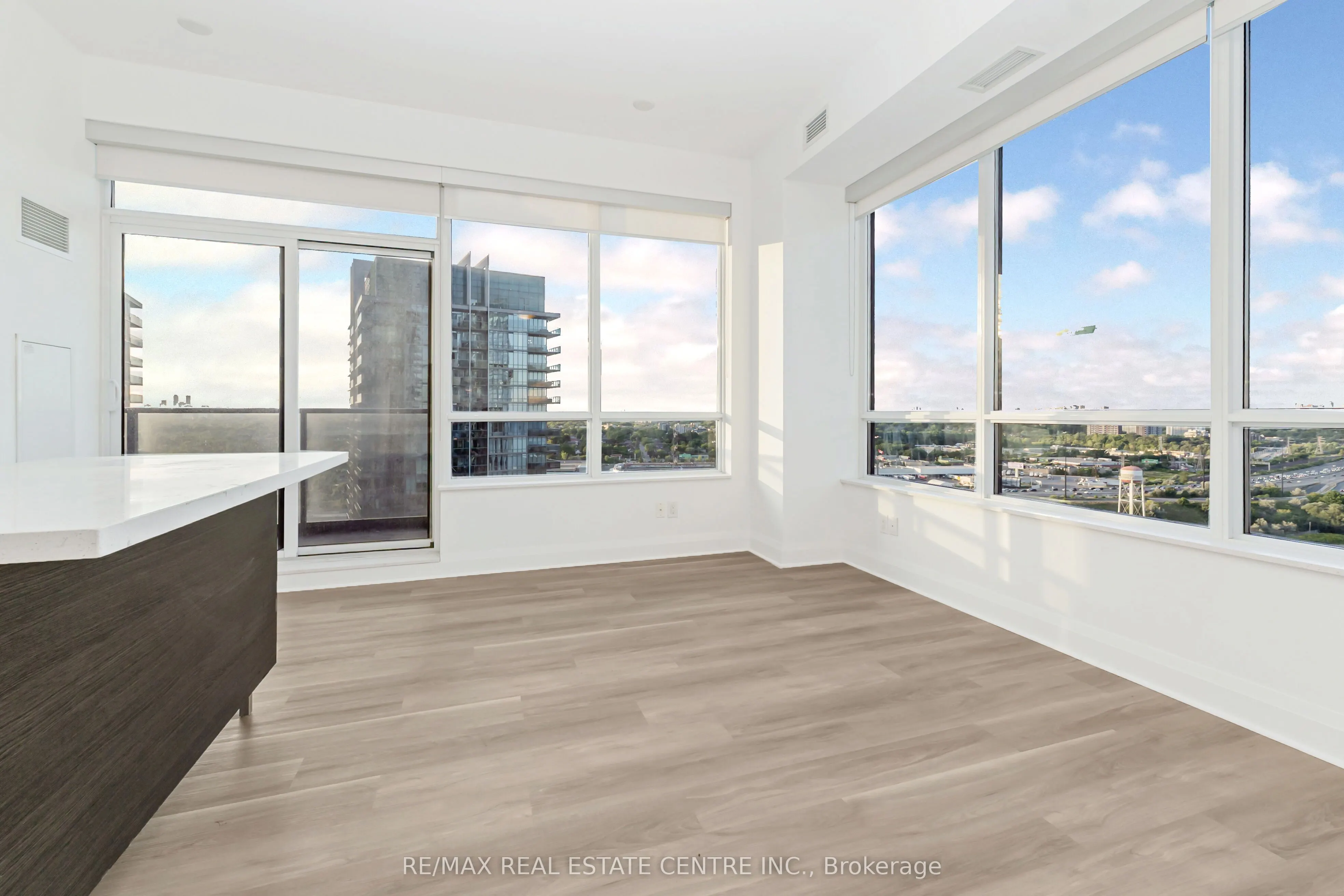 36 Park Lawn Road, #2209
