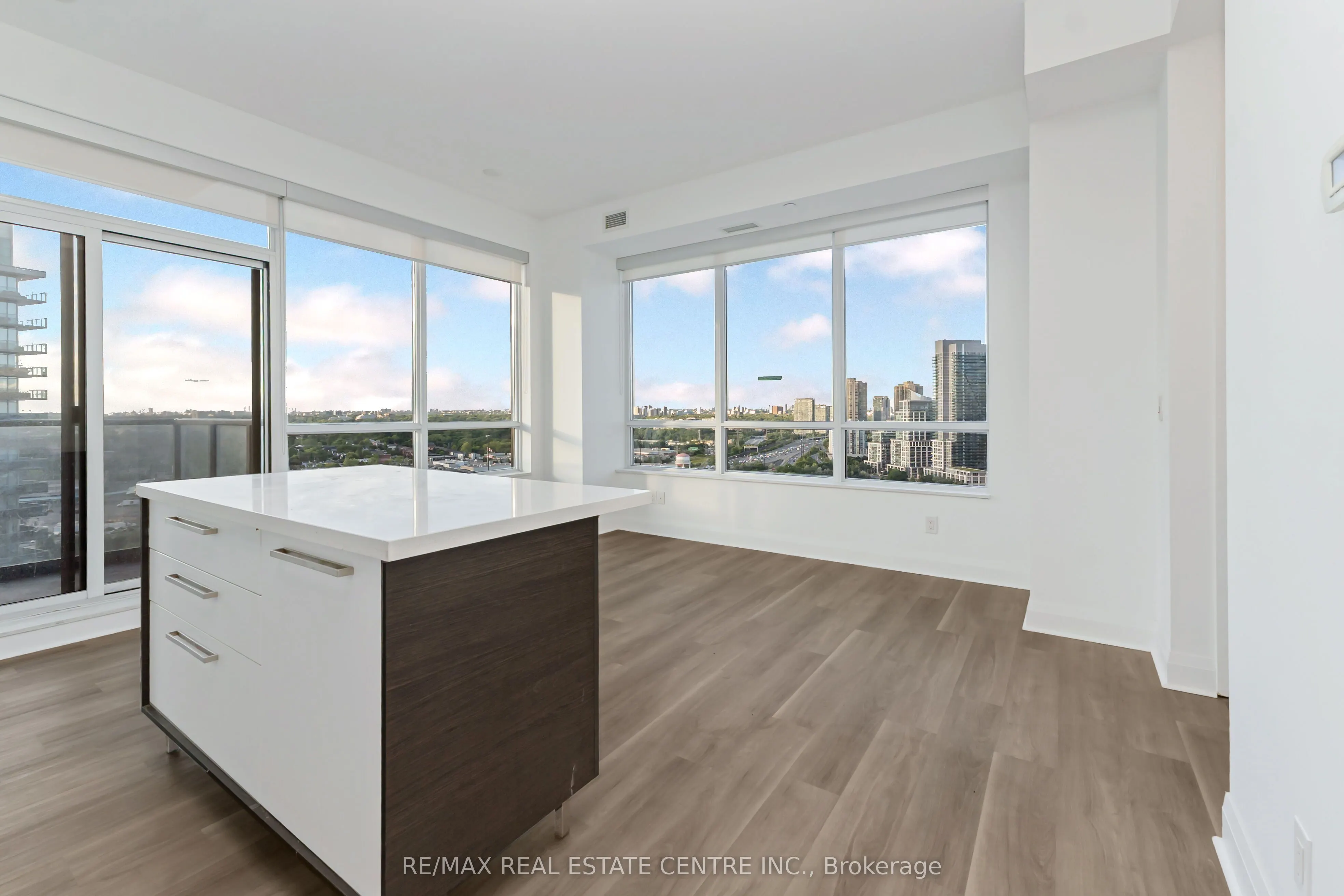 36 Park Lawn Road, #2209