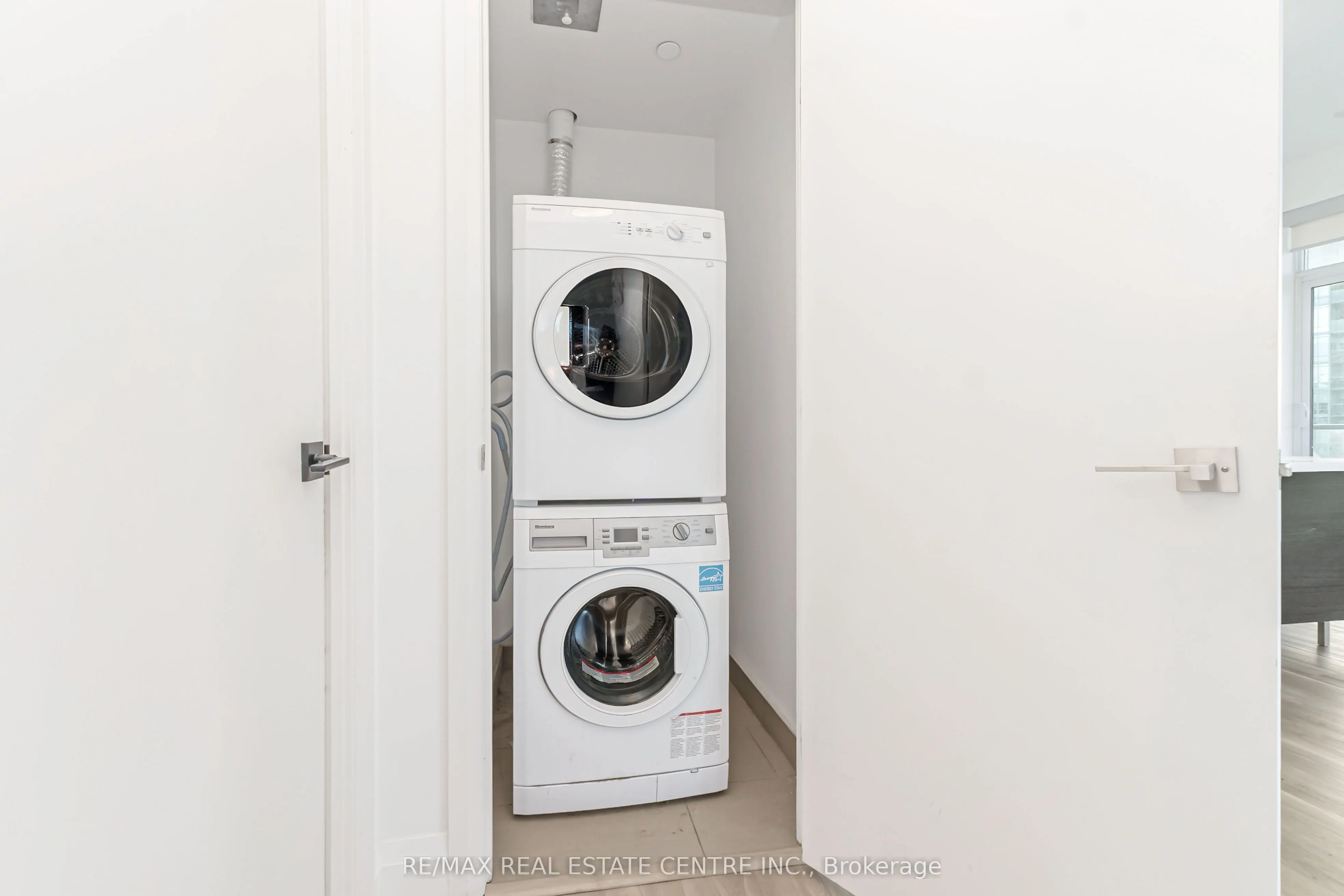 36 Park Lawn Road, #2209