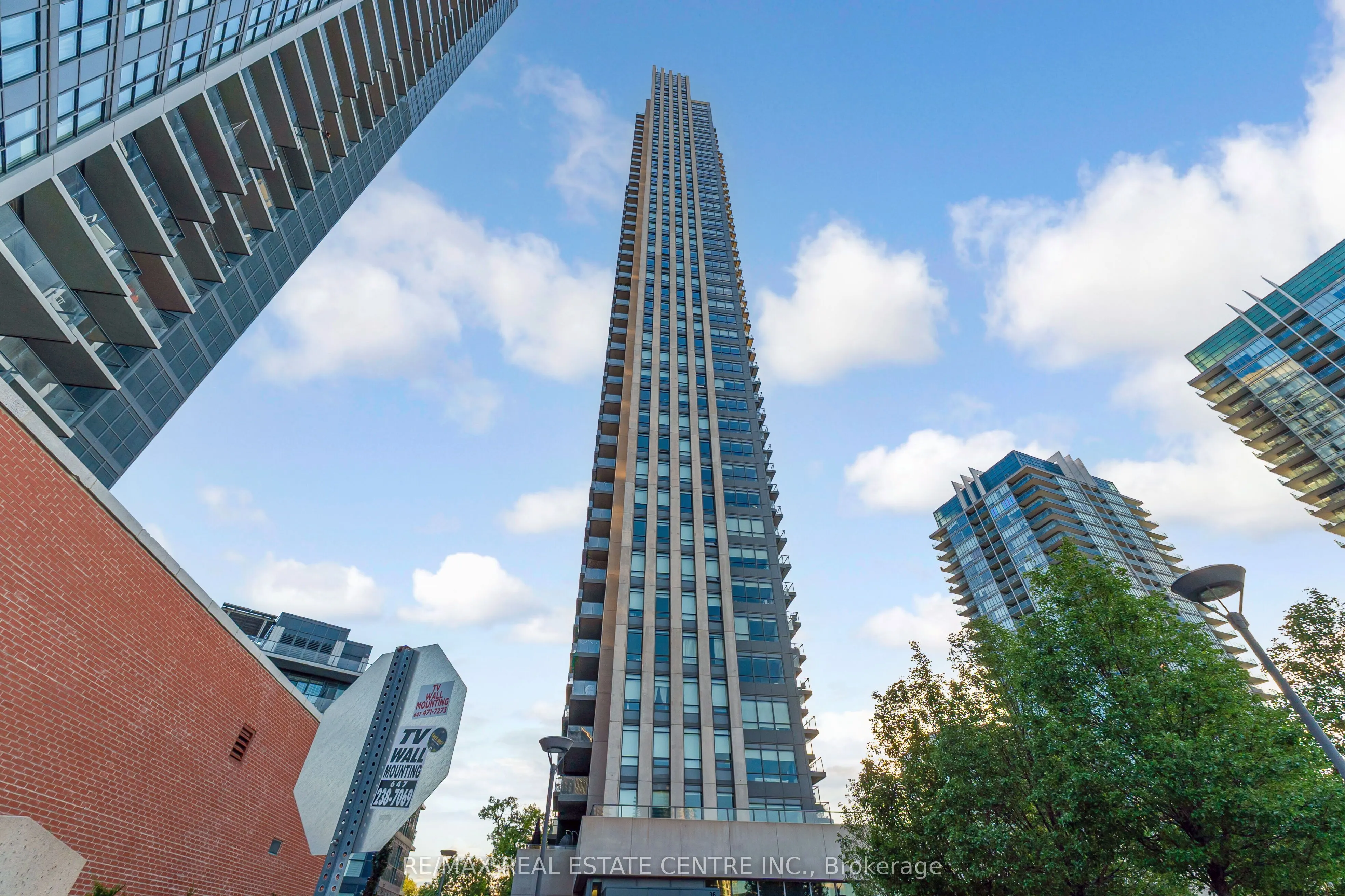36 Park Lawn Road, #2209
