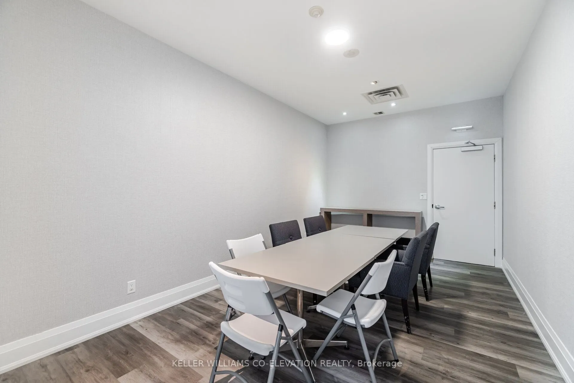2088 Lawrence Avenue W, #410