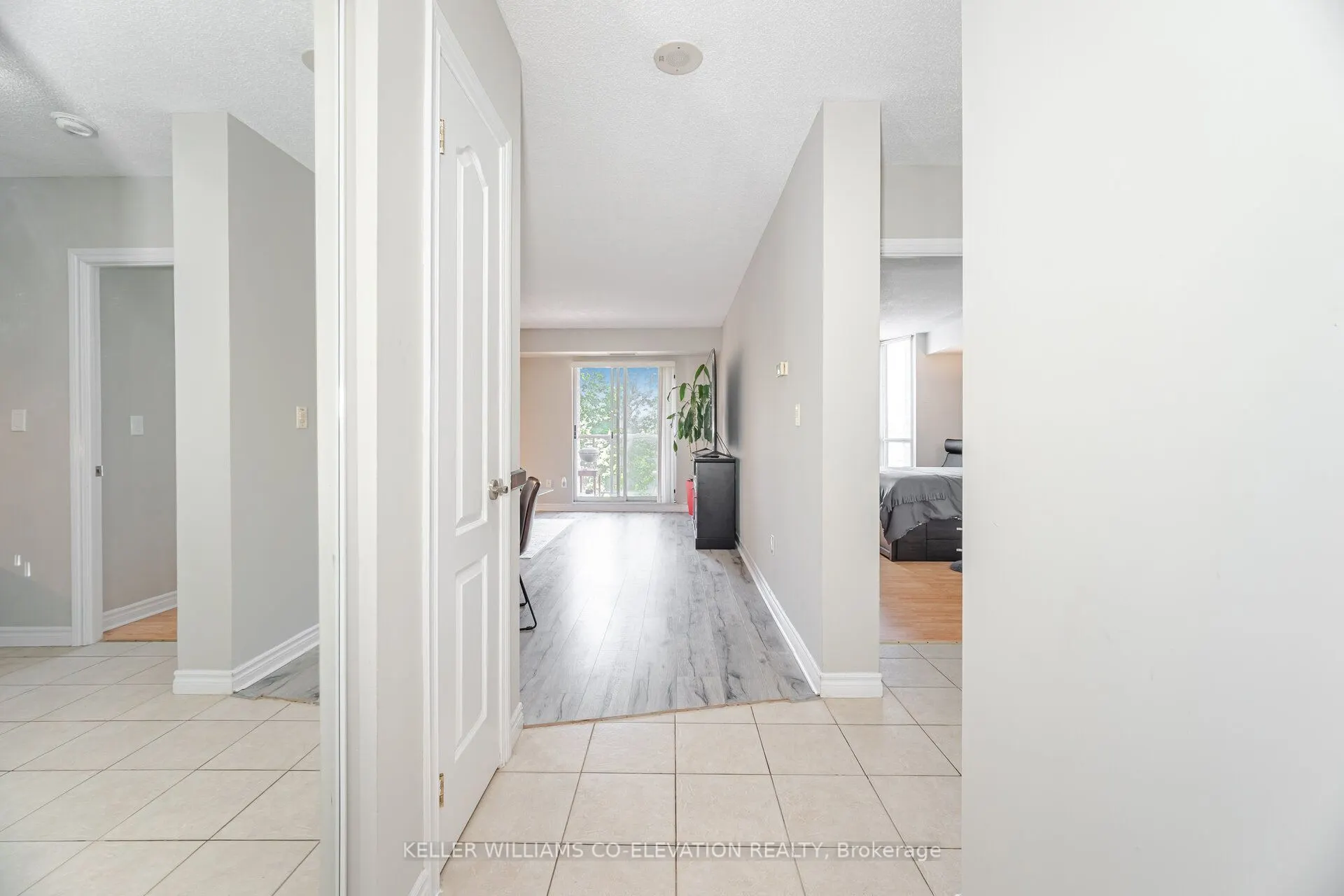 2088 Lawrence Avenue W, #410