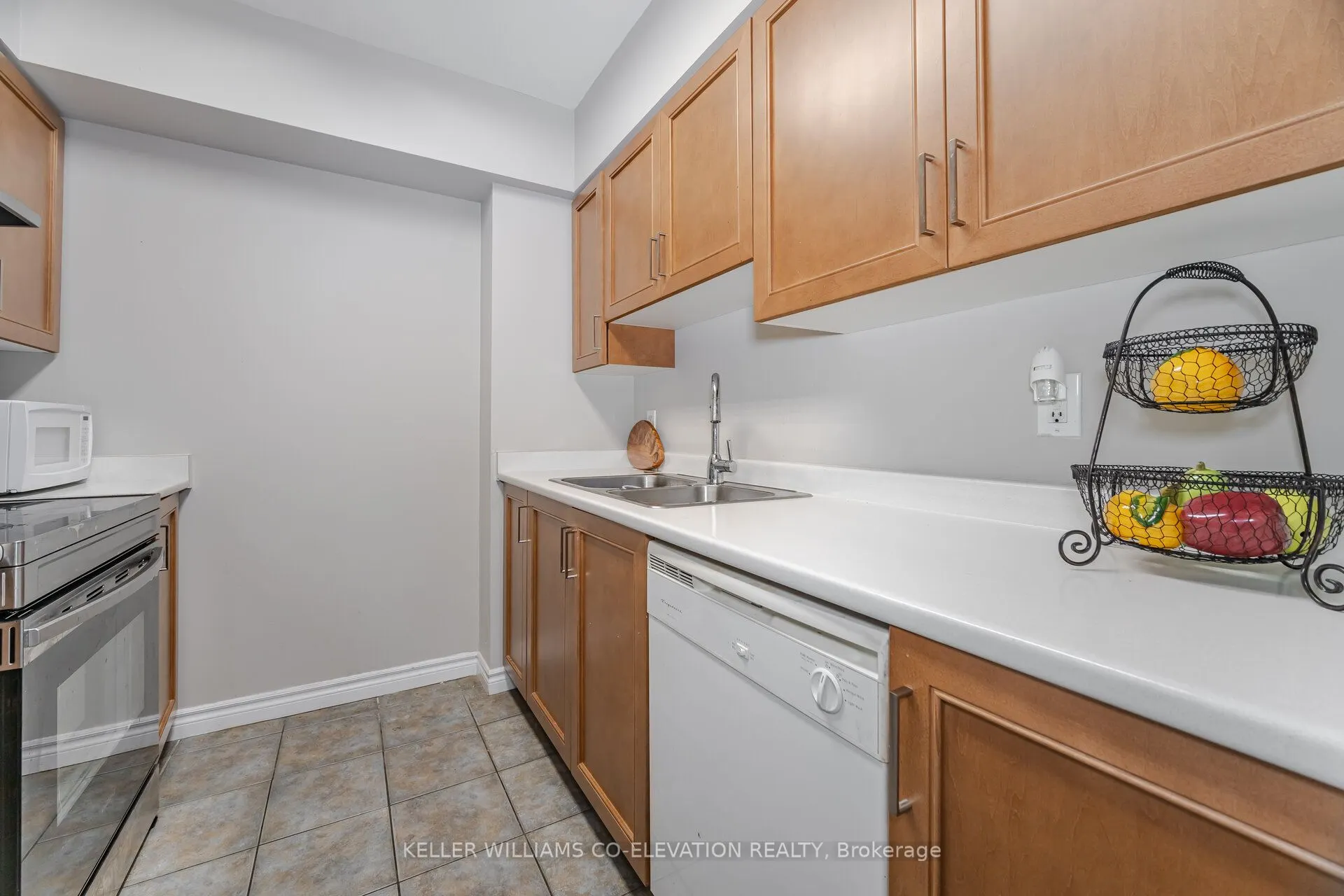 2088 Lawrence Avenue W, #410