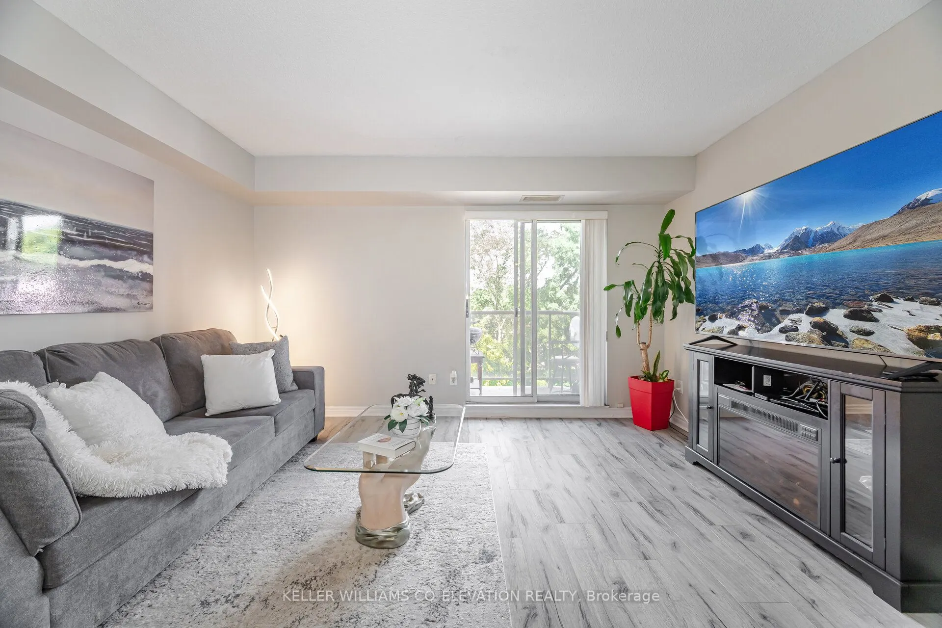 2088 Lawrence Avenue W, #410