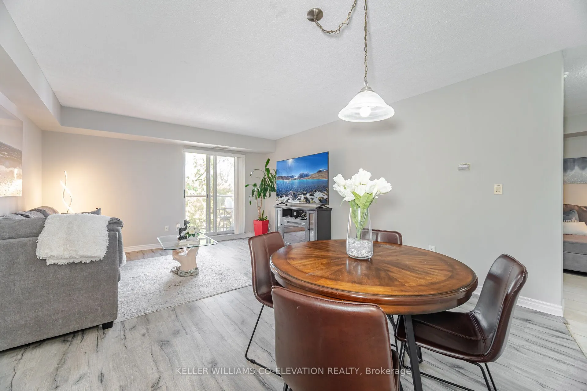 2088 Lawrence Avenue W, #410