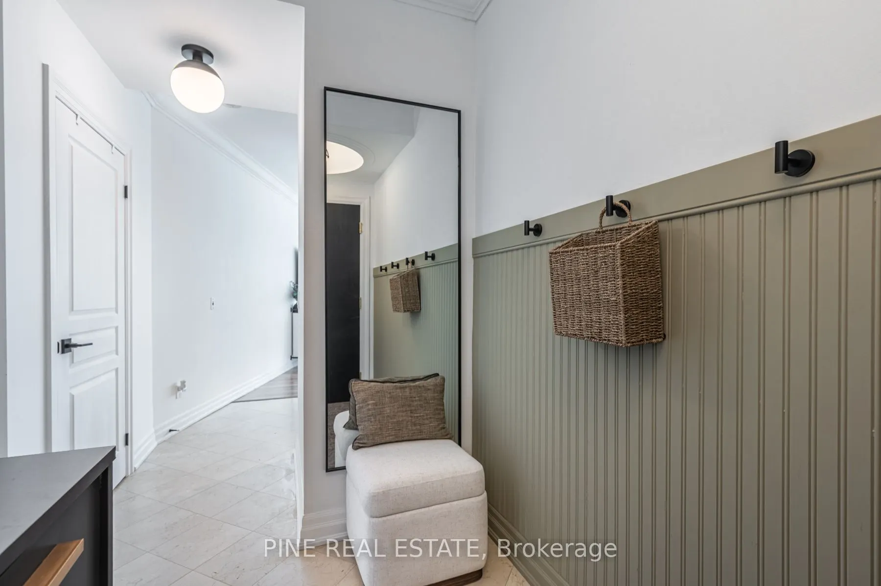 2083 Lake shore Boulevard W, #1112