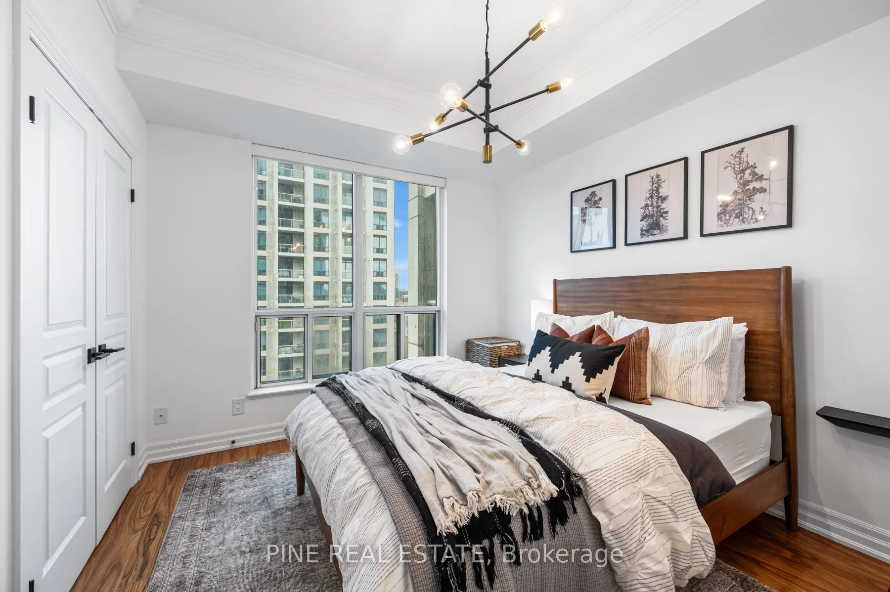 2083 Lake shore Boulevard W, #1112