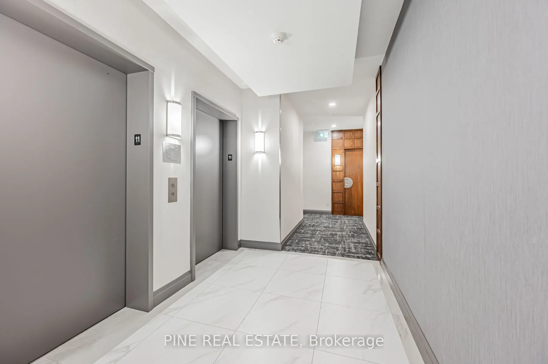 2083 Lake shore Boulevard W, #1112