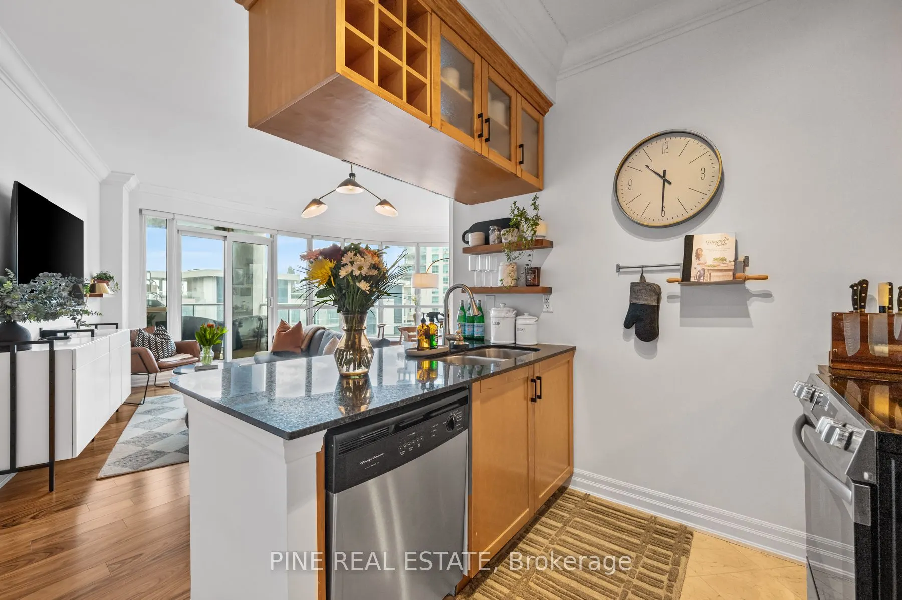 2083 Lake shore Boulevard W, #1112