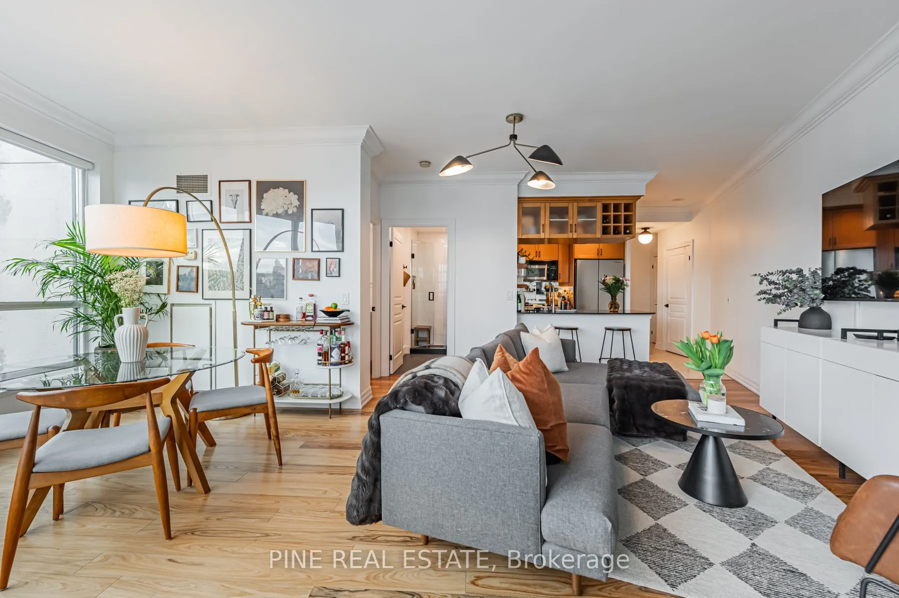 2083 Lake shore Boulevard W, #1112