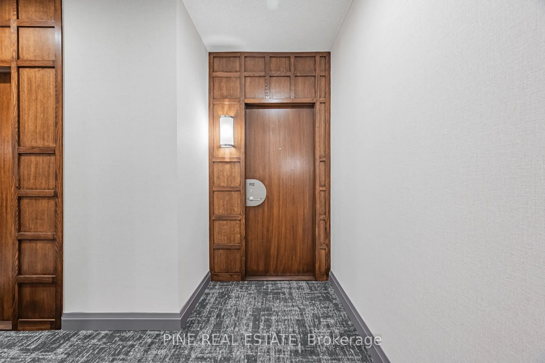 2083 Lake shore Boulevard W, #1112