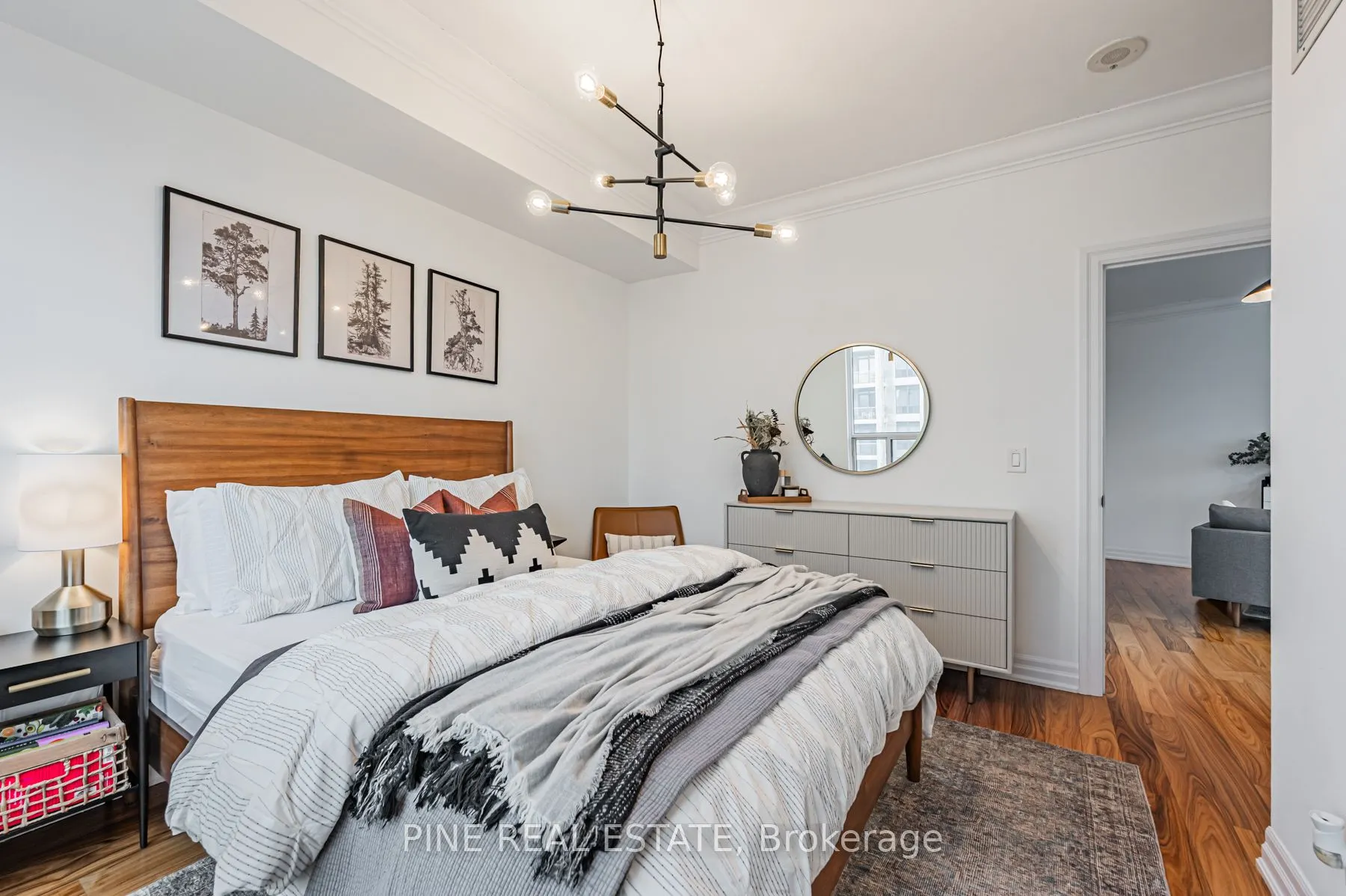 2083 Lake shore Boulevard W, #1112