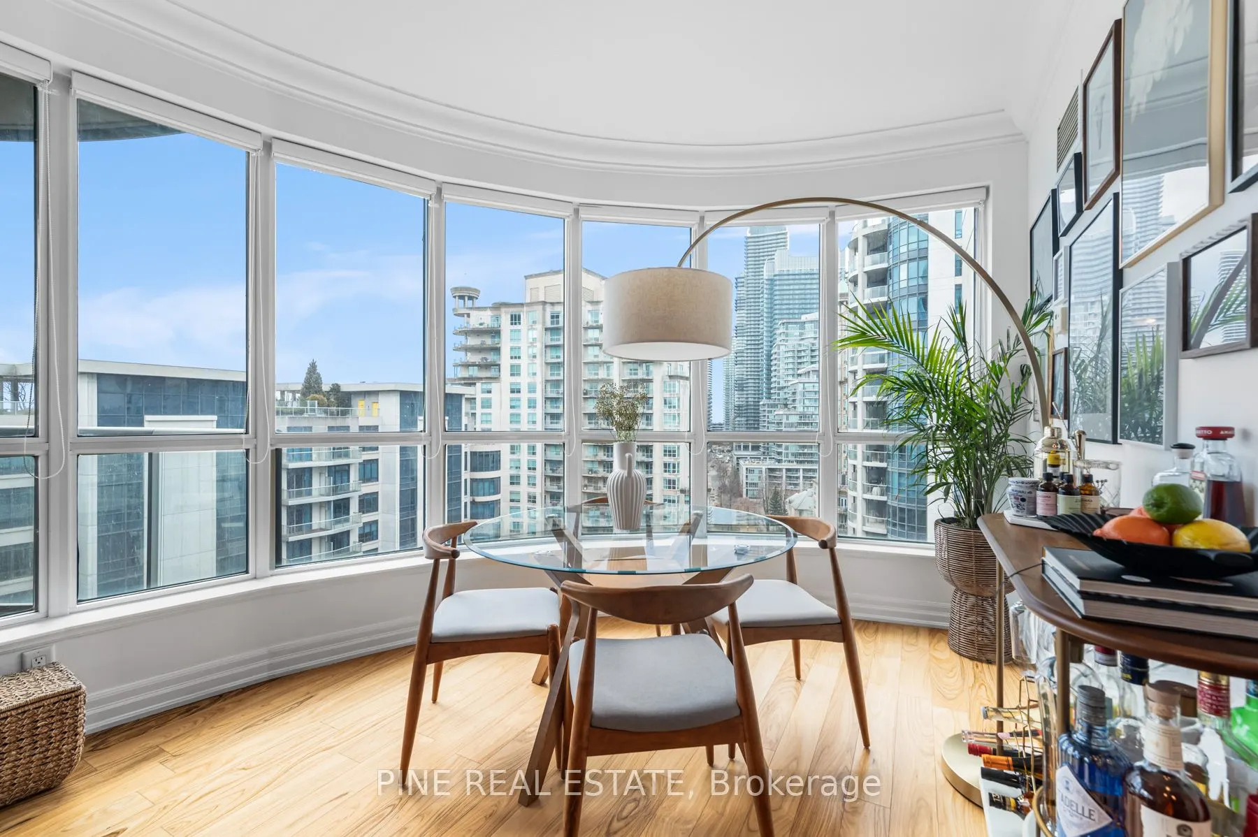 2083 Lake shore Boulevard W, #1112