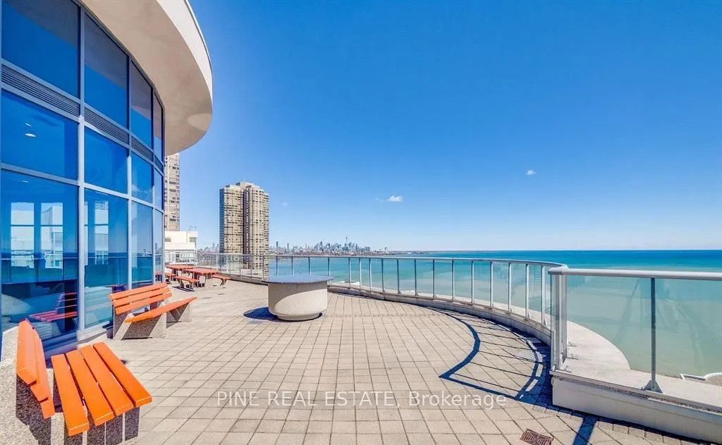 2083 Lake shore Boulevard W, #1112