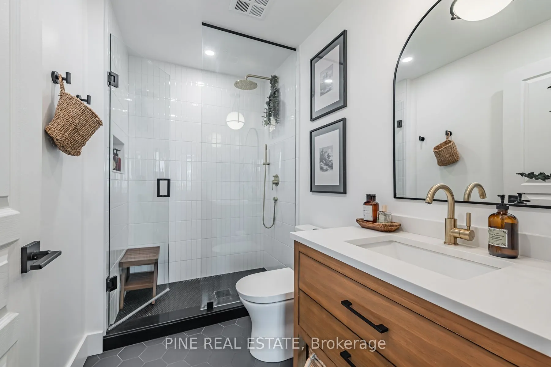 2083 Lake shore Boulevard W, #1112
