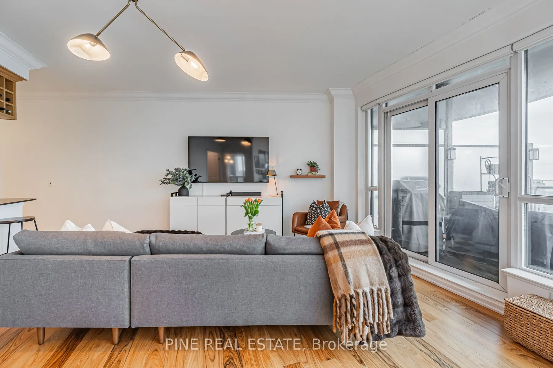 2083 Lake shore Boulevard W, #1112