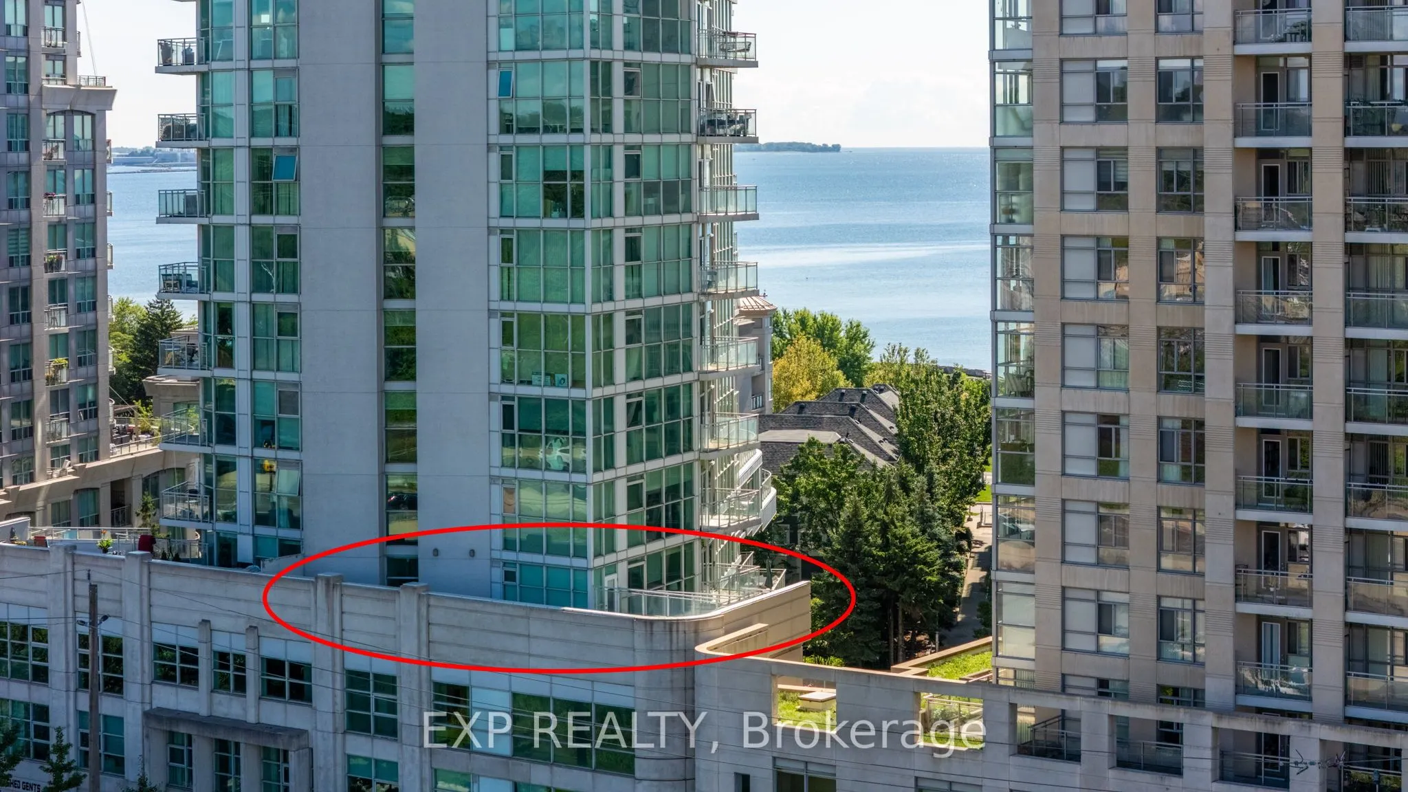 2067 lake shore Boulevard, #9
