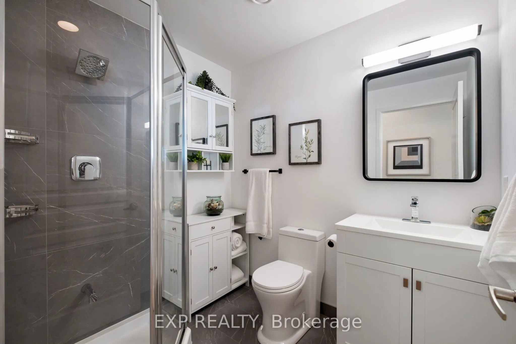 2067 lake shore Boulevard, #9