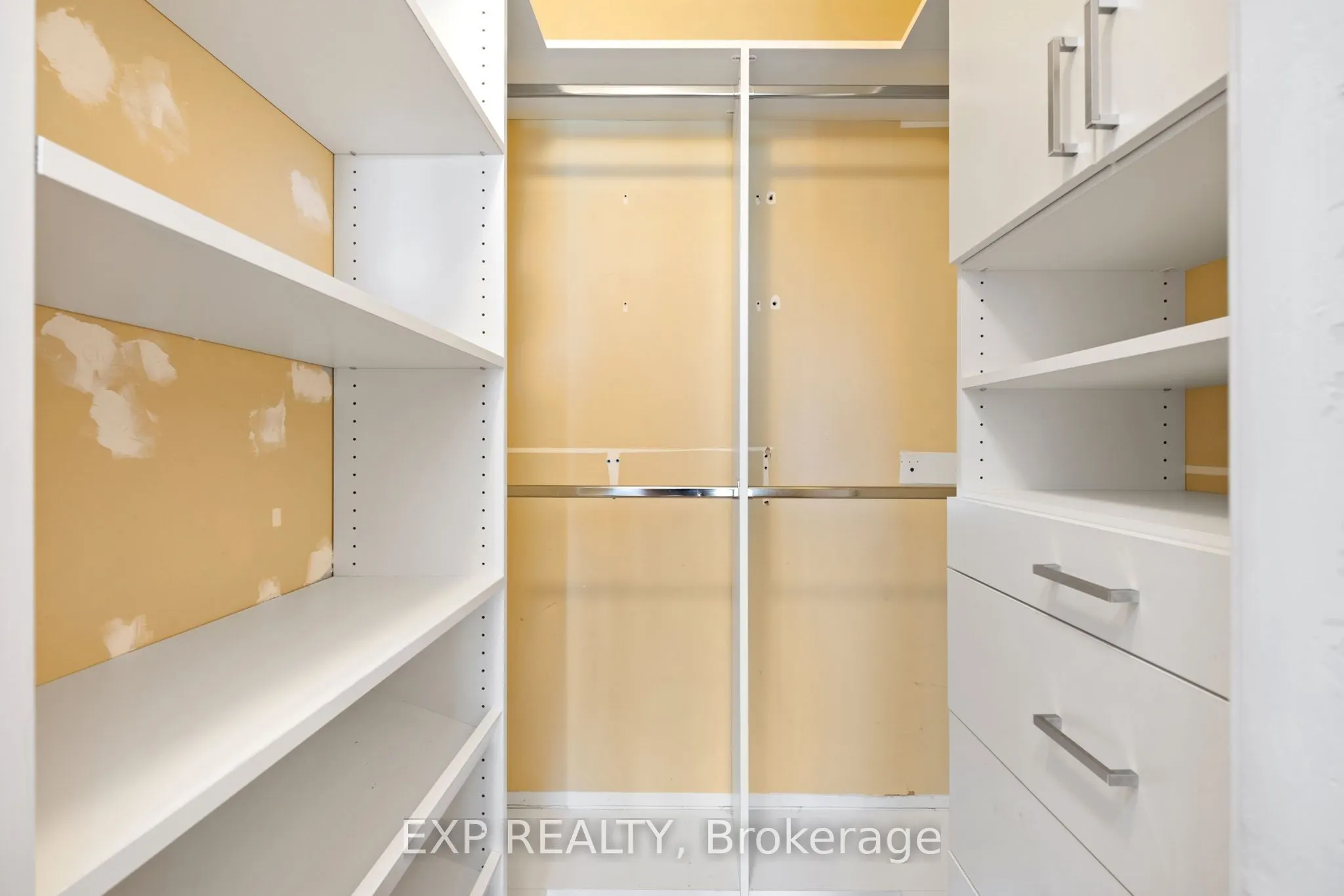 2067 lake shore Boulevard, #409