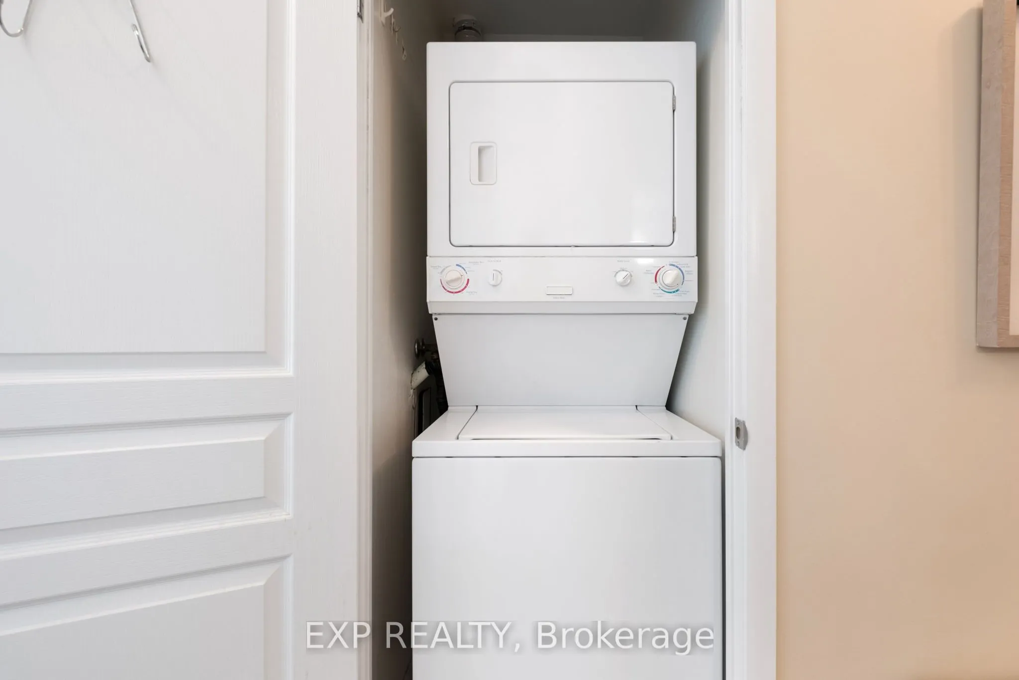 2067 lake shore Boulevard, #409