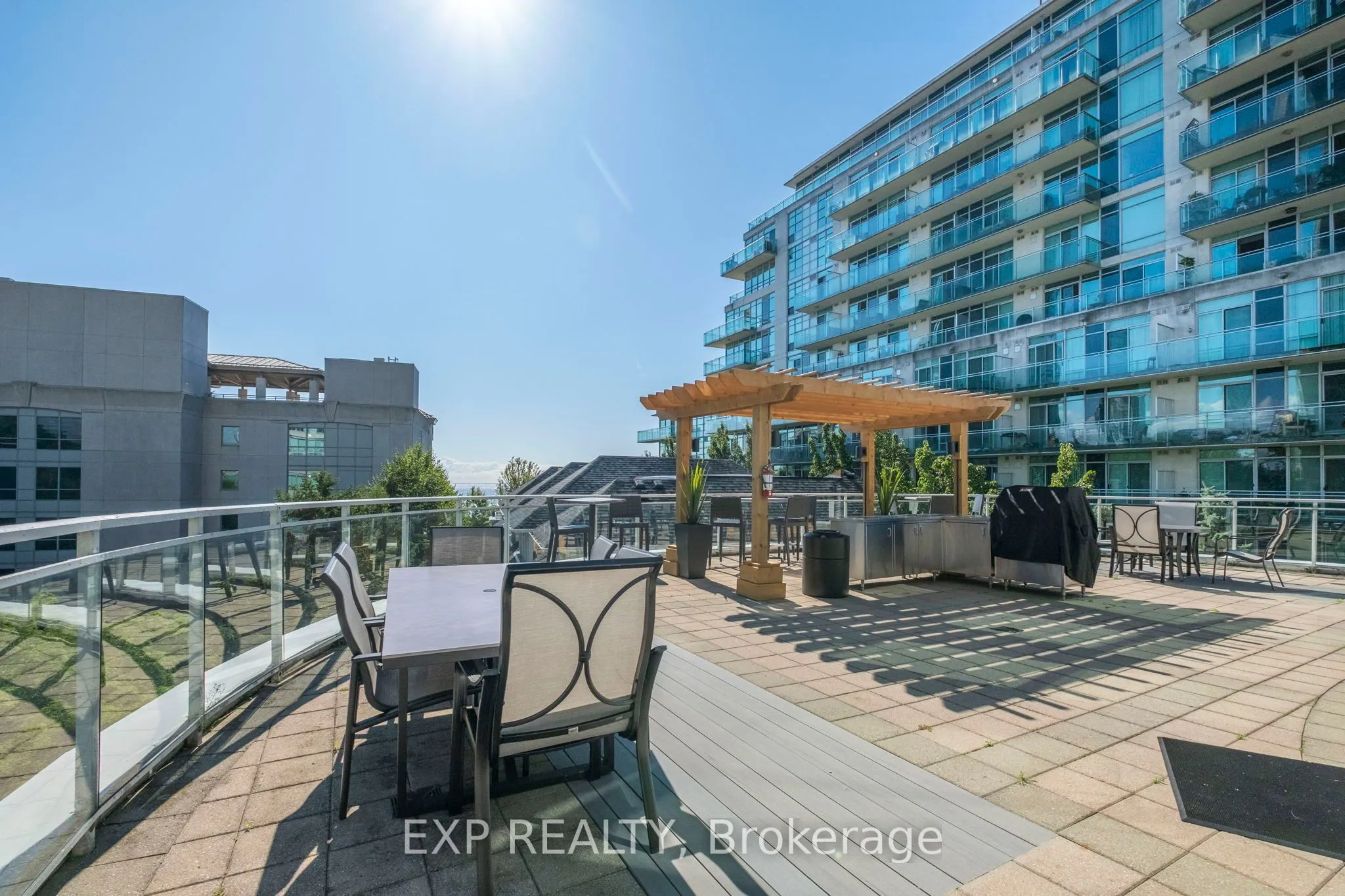 2067 lake shore Boulevard, #409