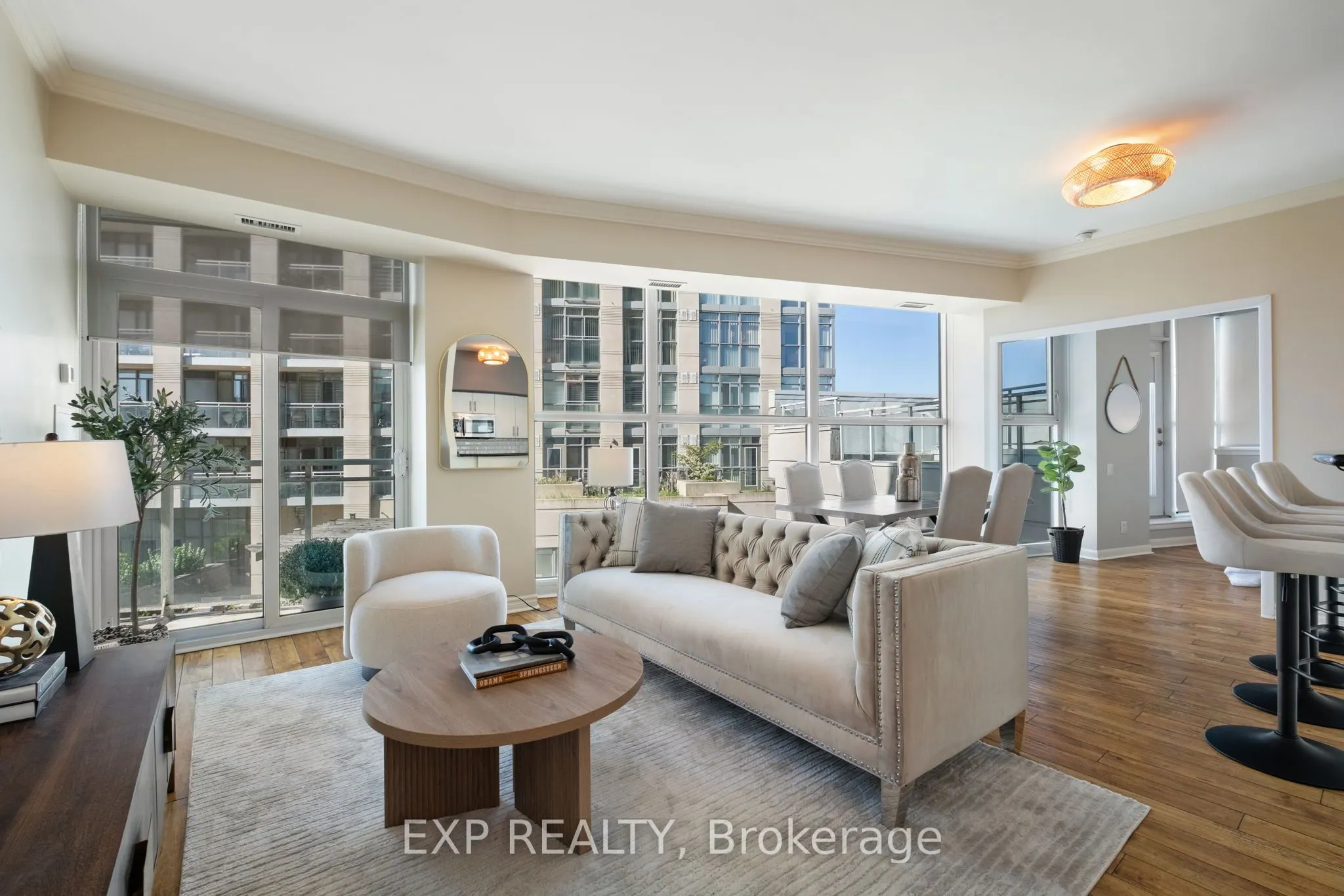2067 lake shore Boulevard, #9