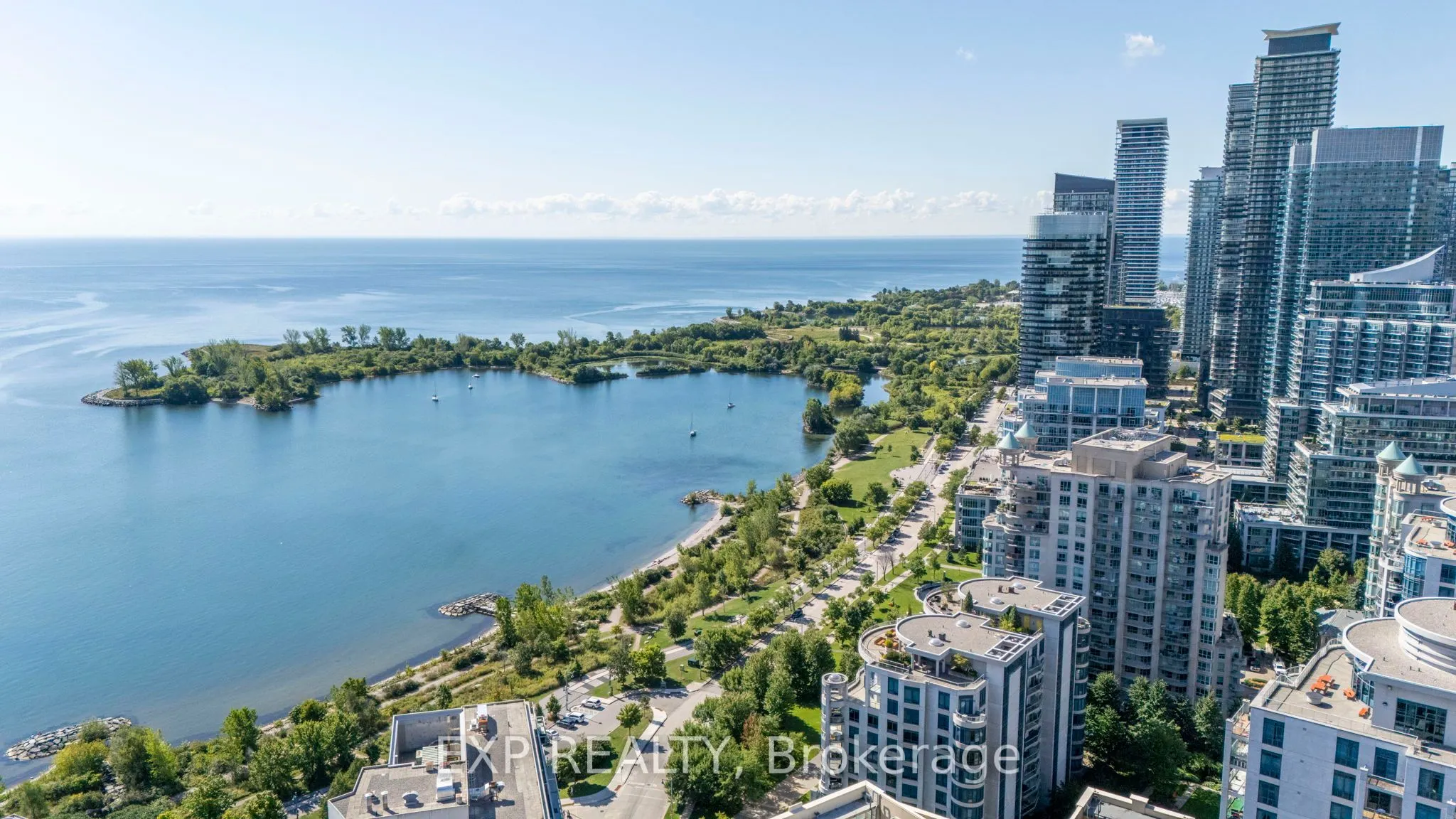 2067 lake shore Boulevard, #9