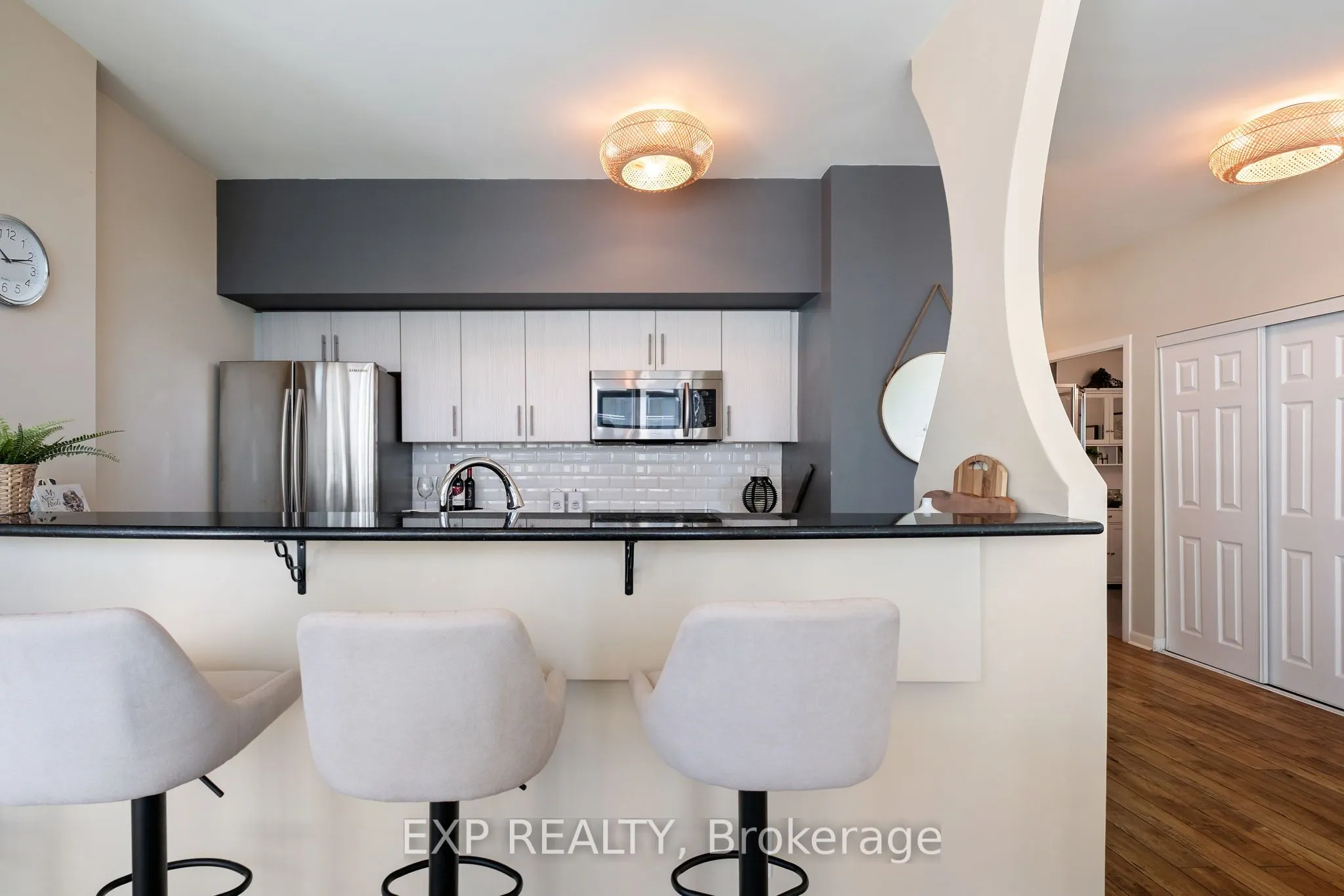 2067 lake shore Boulevard, #409