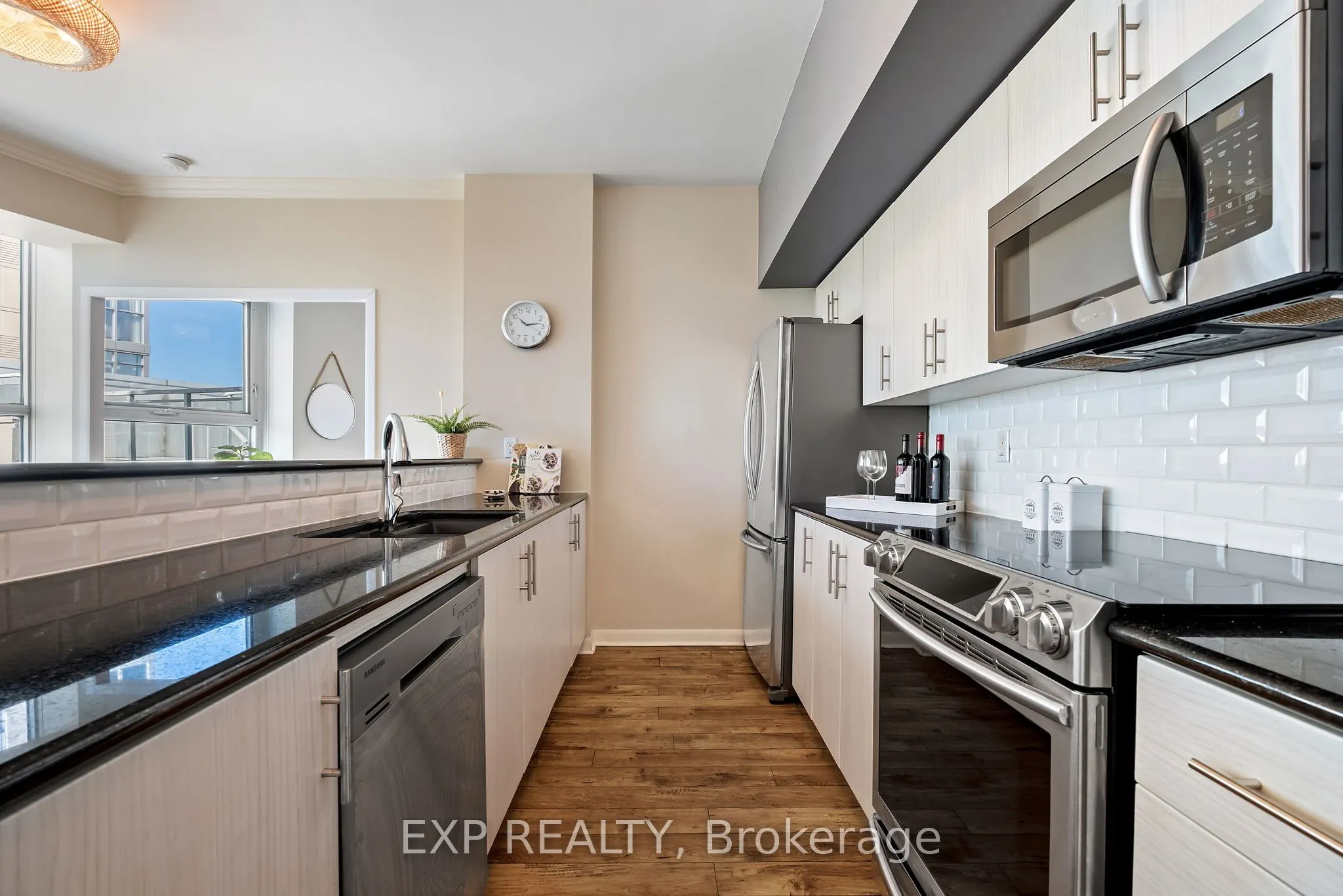 2067 lake shore Boulevard, #409