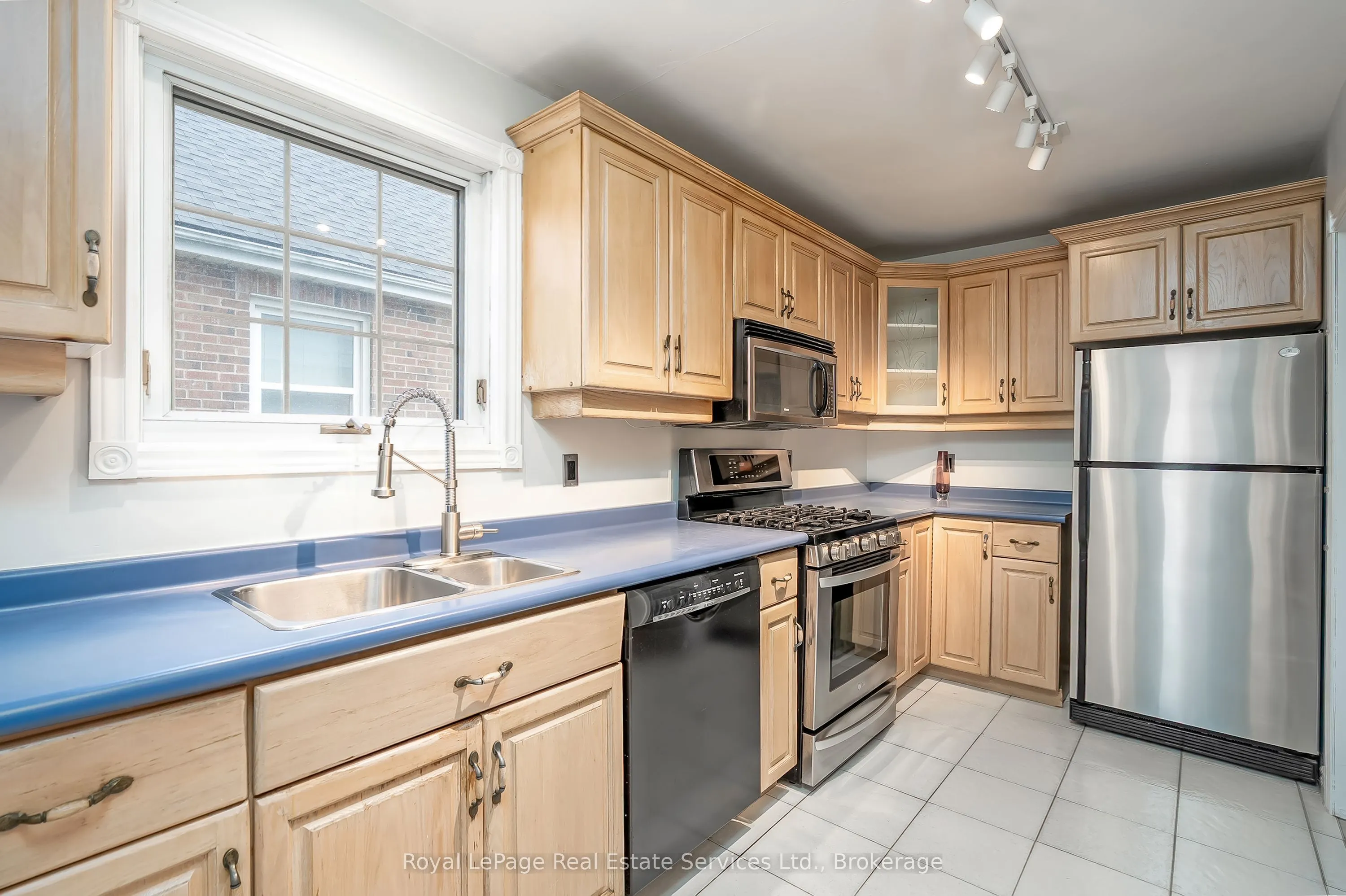 2260 New Street