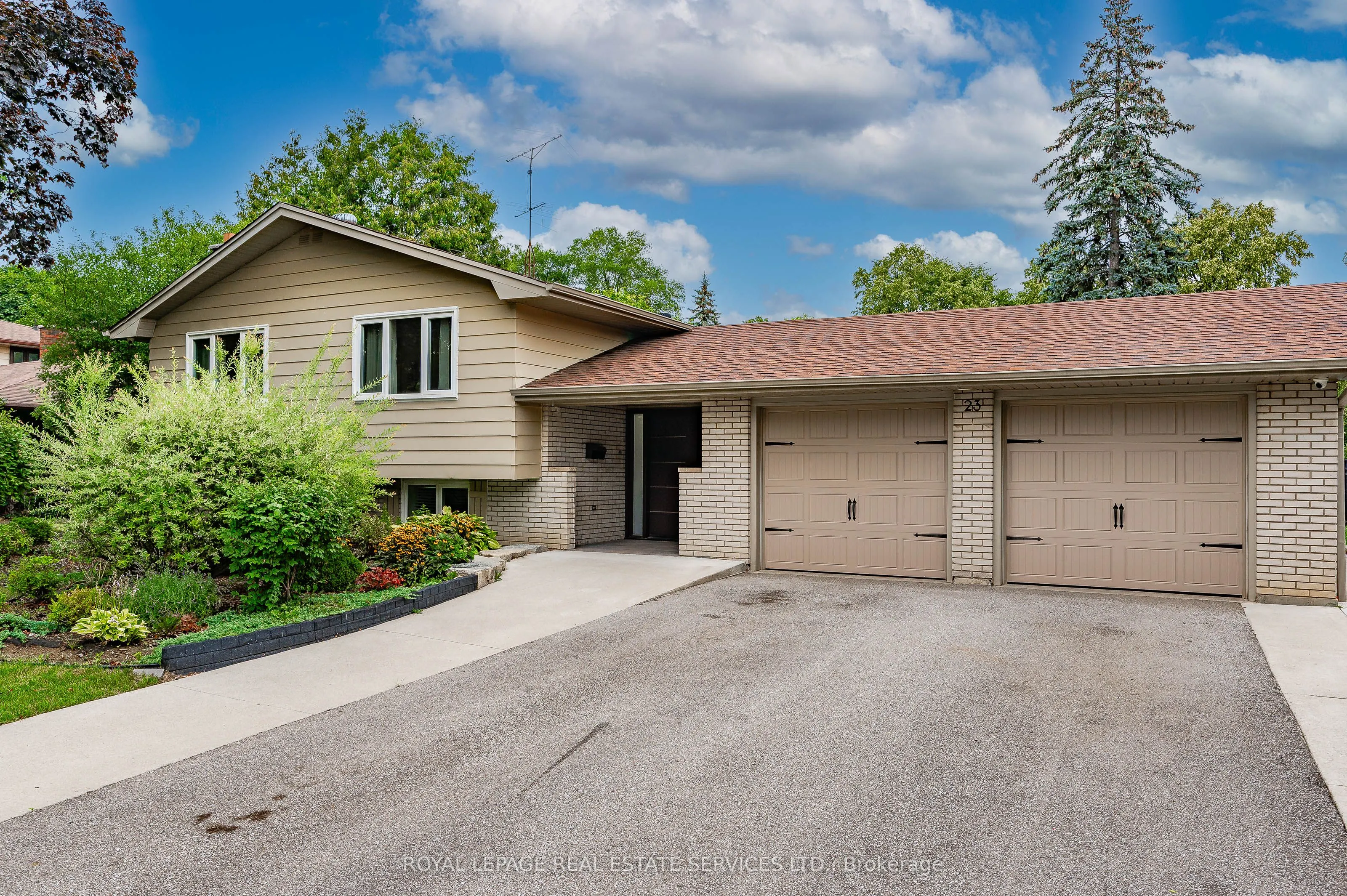 23 Hillside Drive
