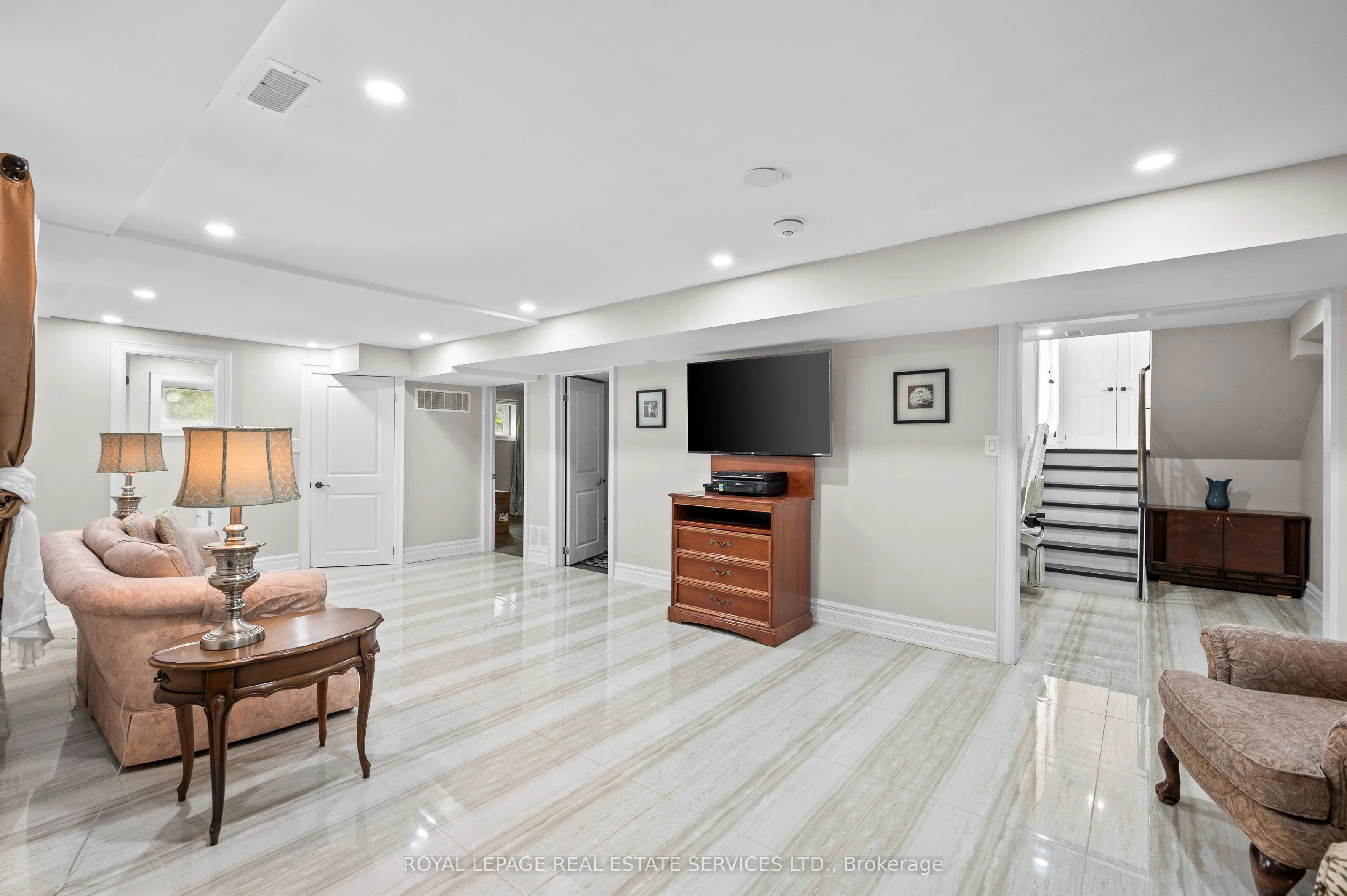 23 Hillside Drive