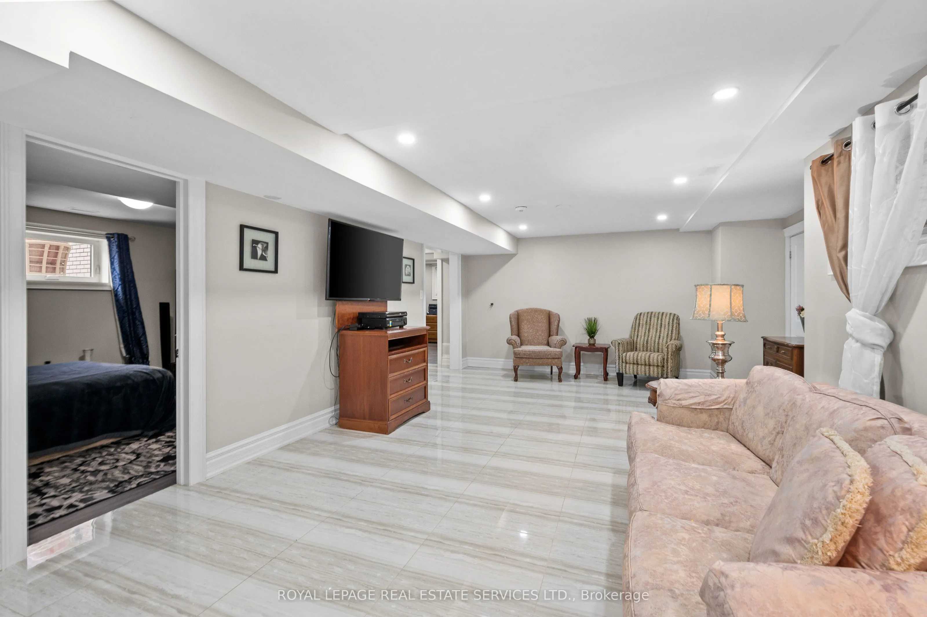 23 Hillside Drive