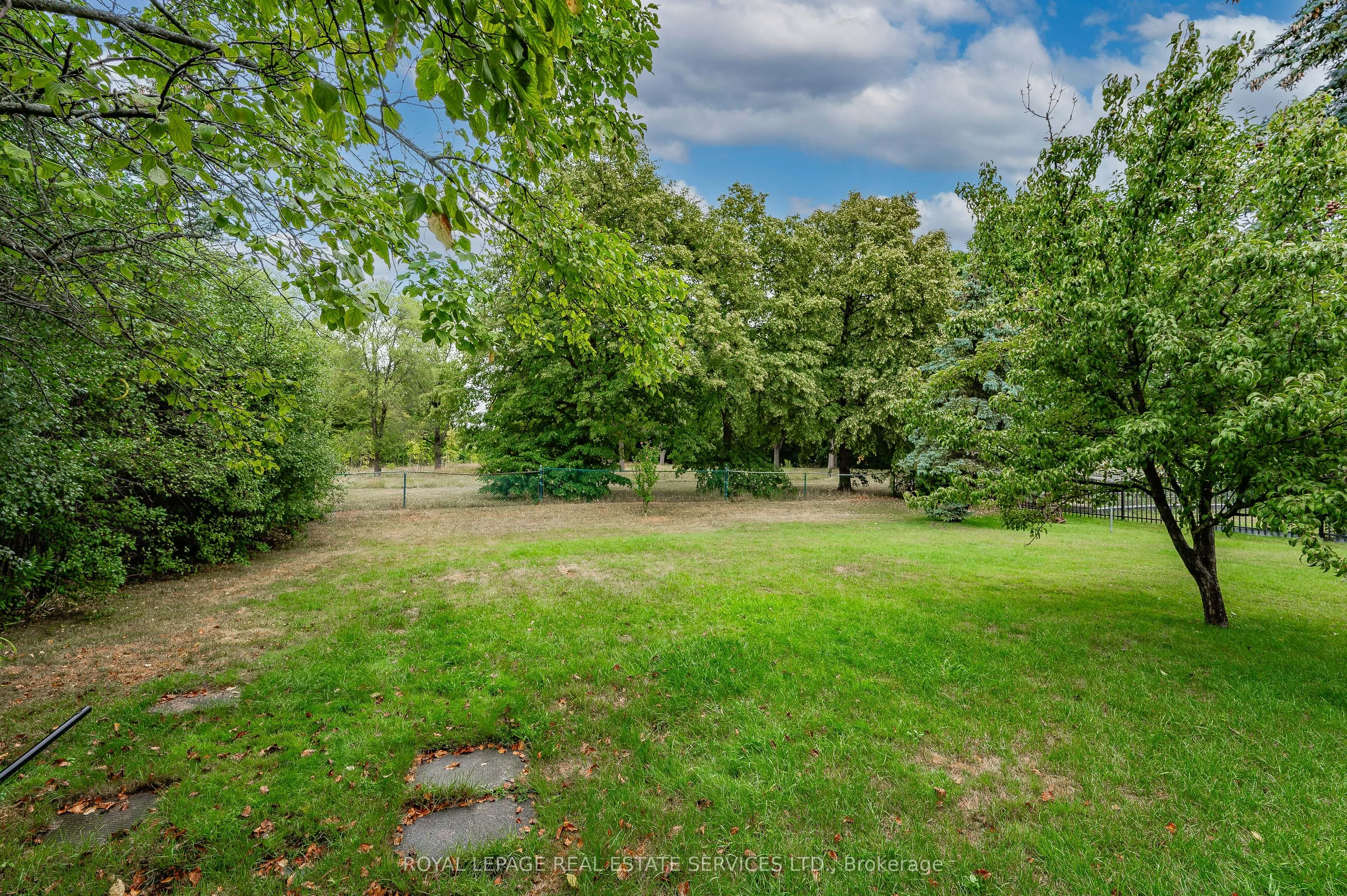 23 Hillside Drive