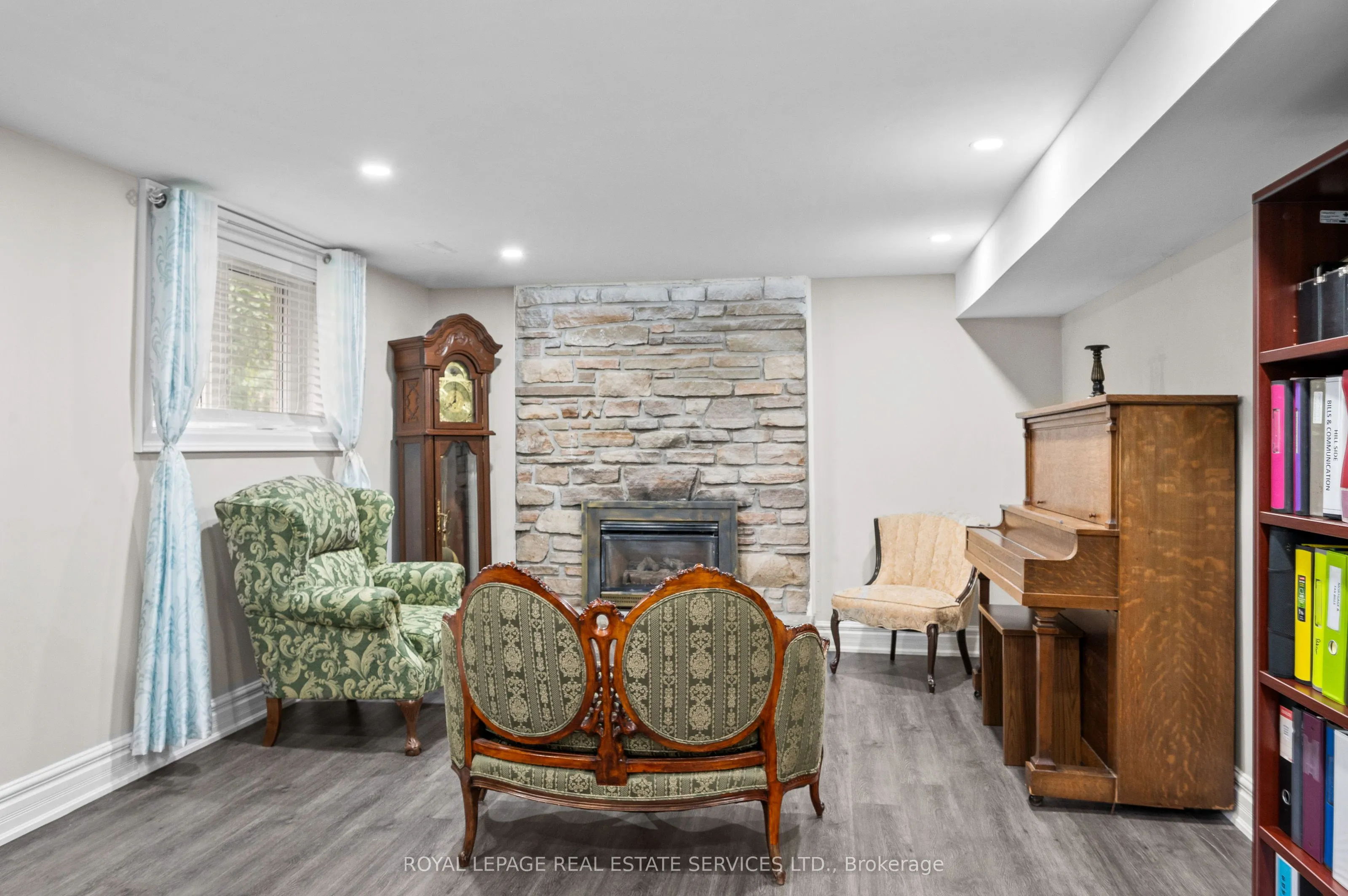 23 Hillside Drive