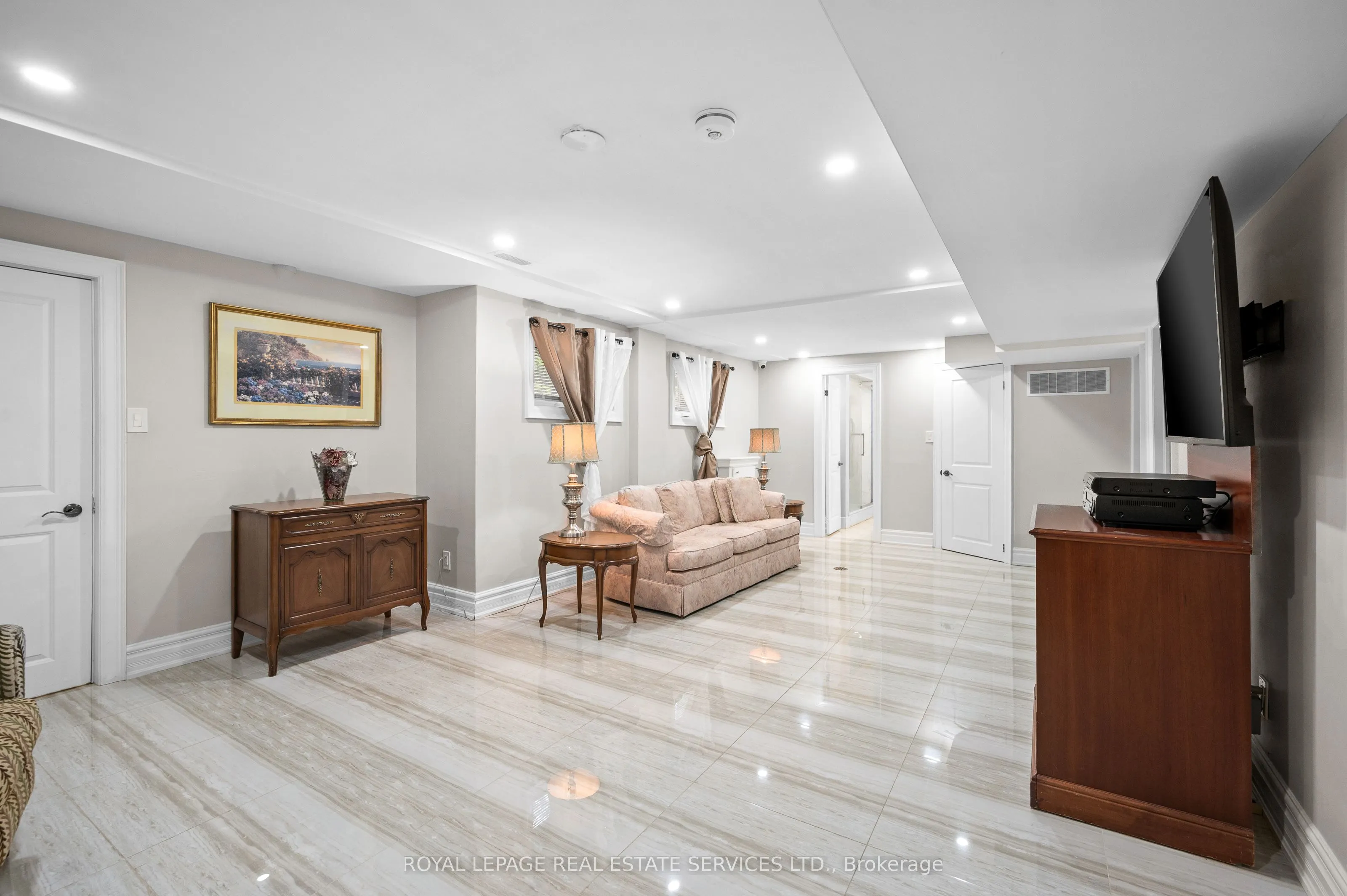 23 Hillside Drive