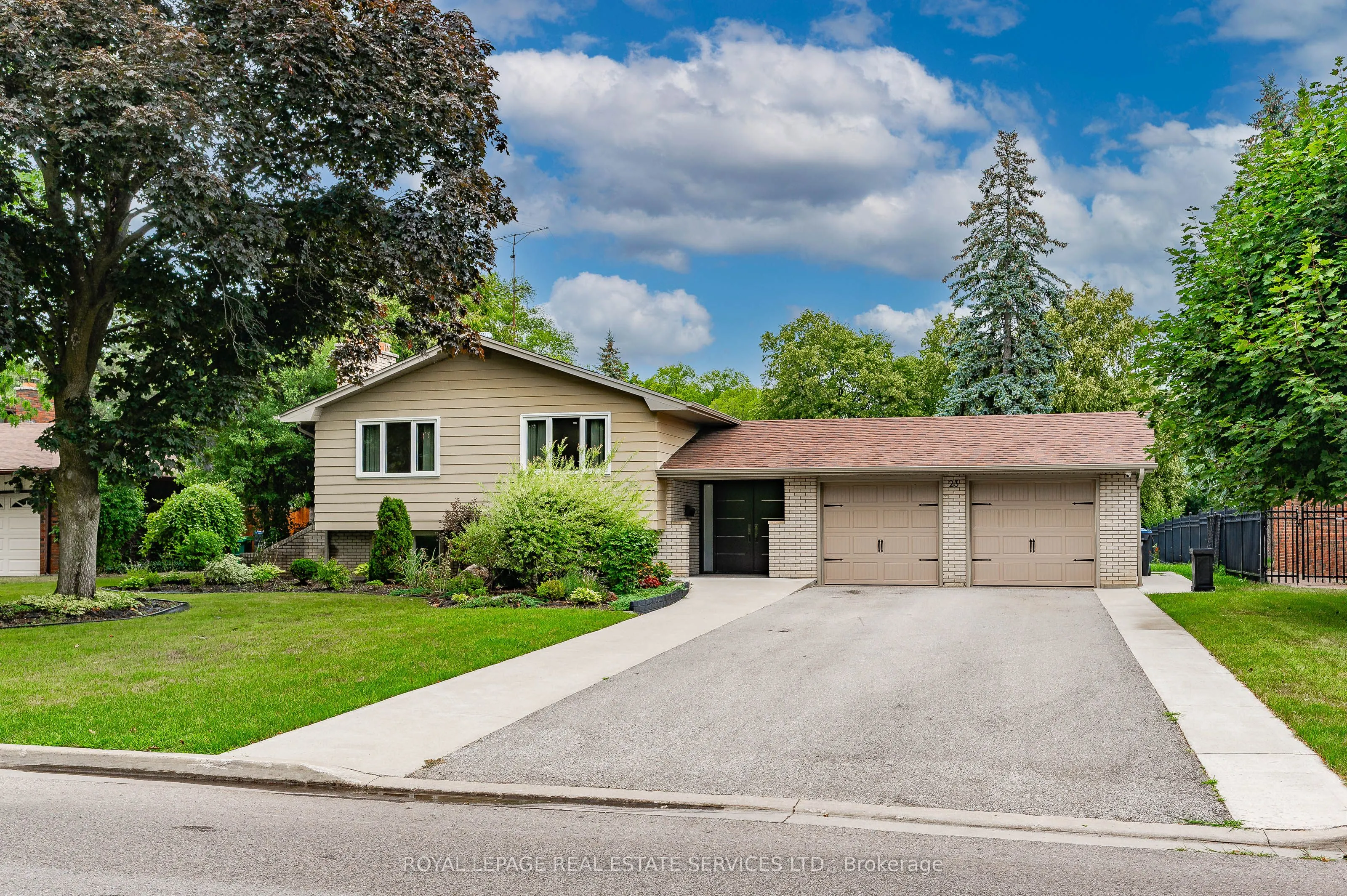 23 Hillside Drive