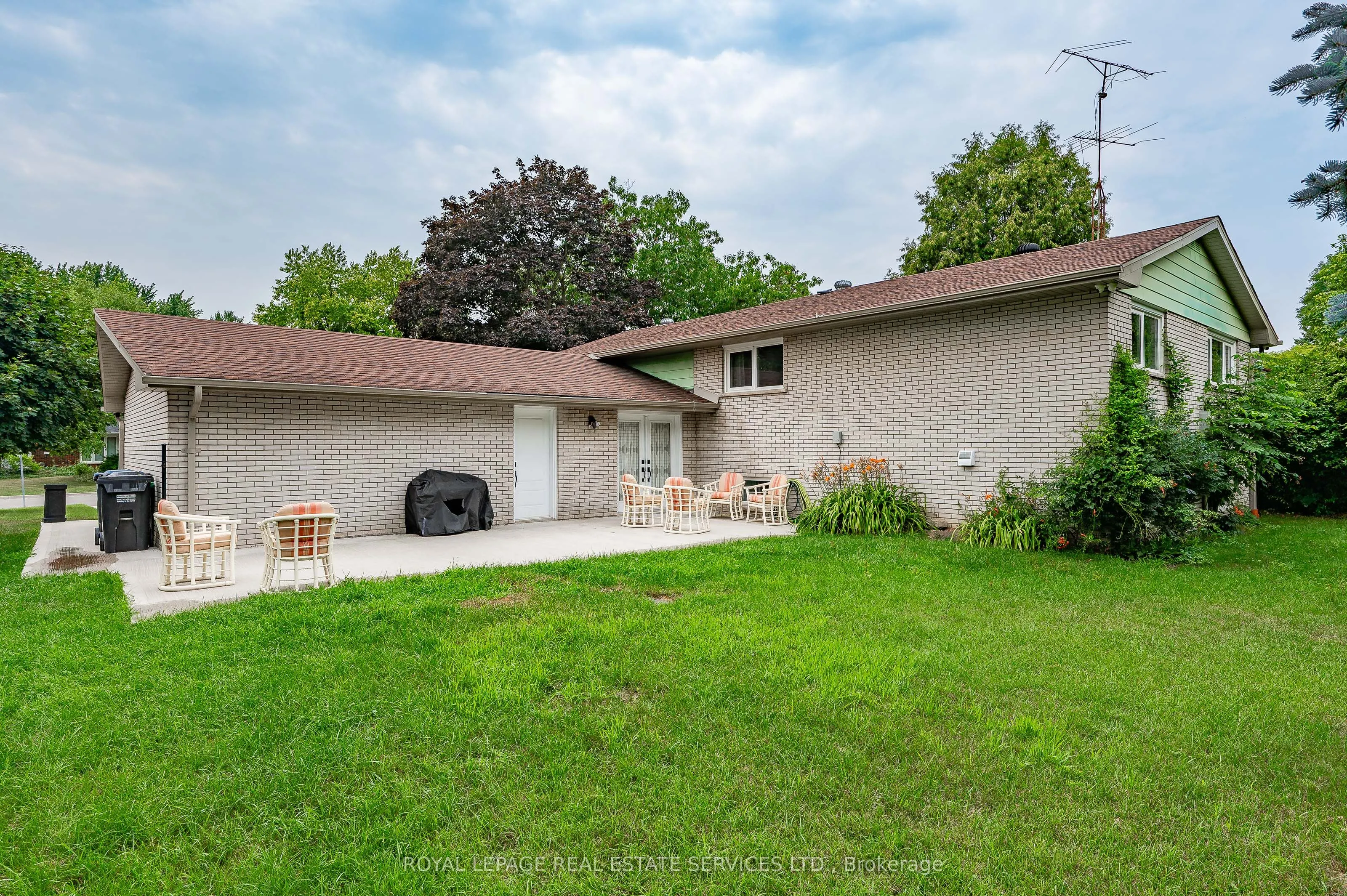 23 Hillside Drive