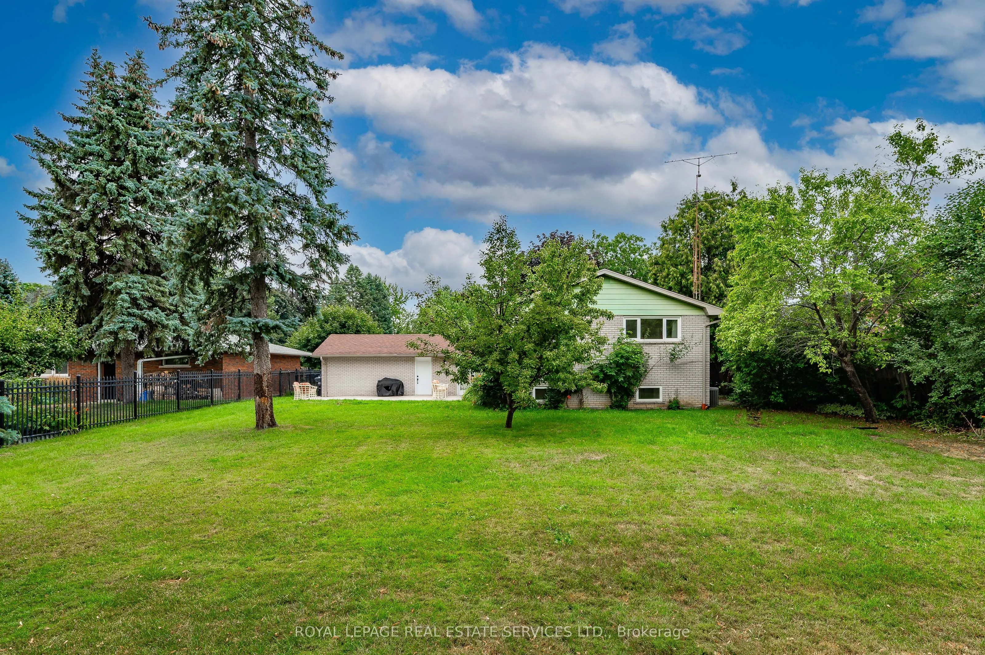 23 Hillside Drive