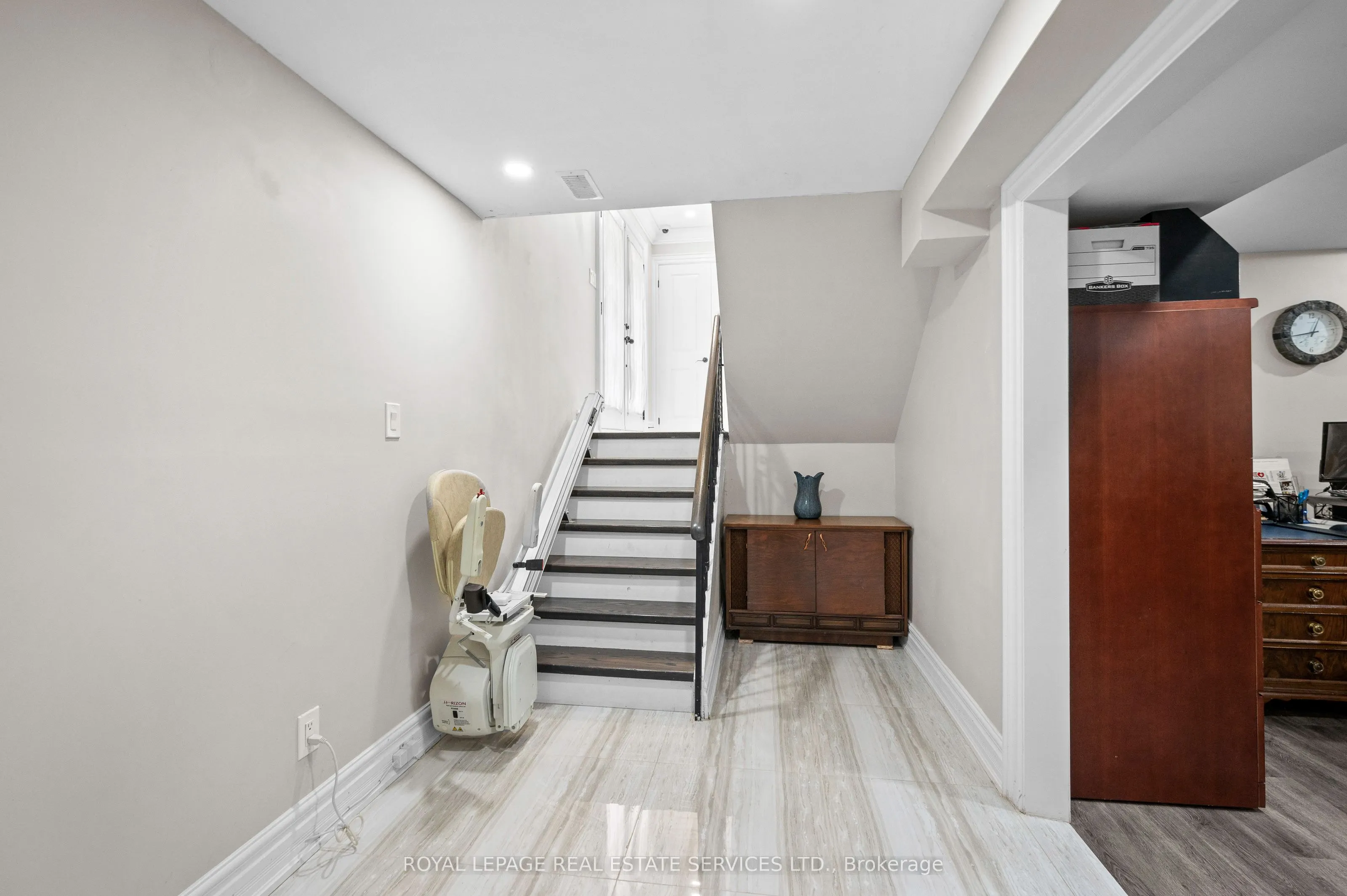 23 Hillside Drive