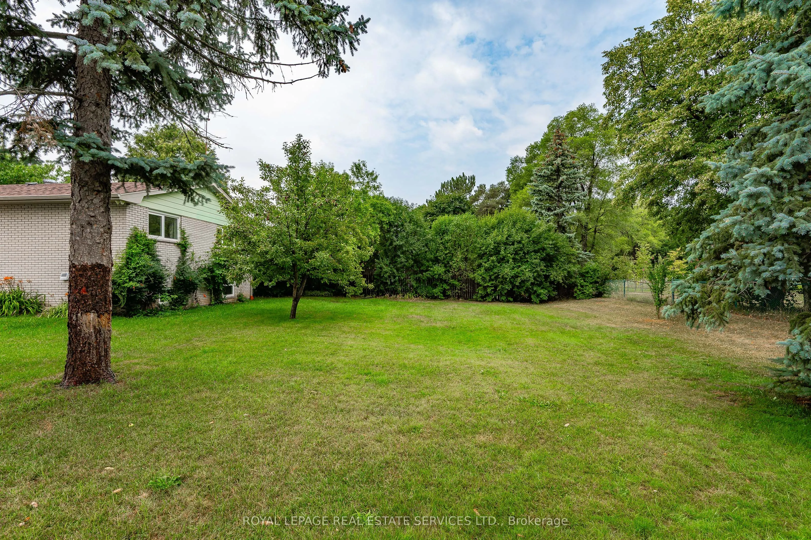 23 Hillside Drive