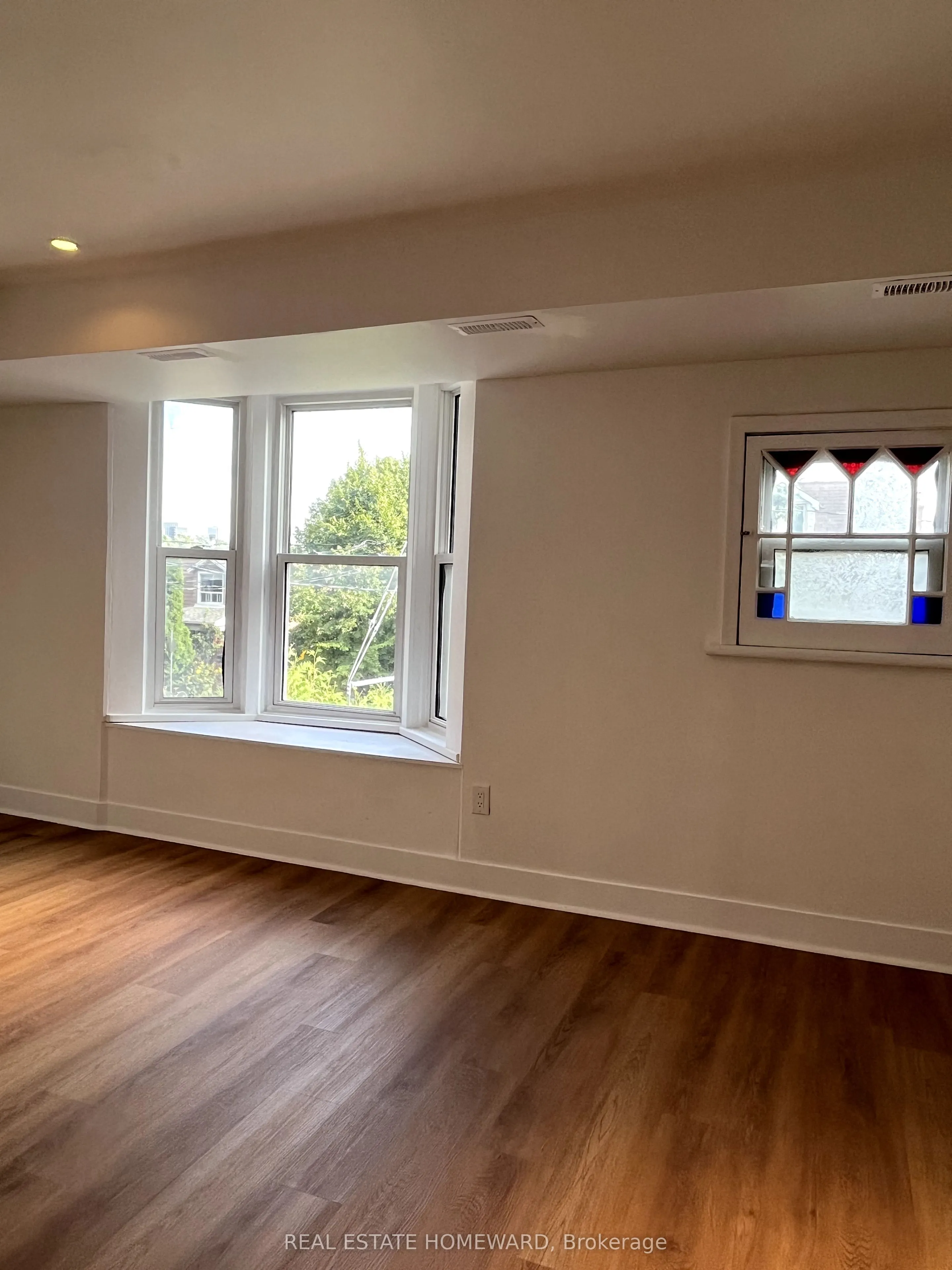 66 Melville Avenue, #UPPER