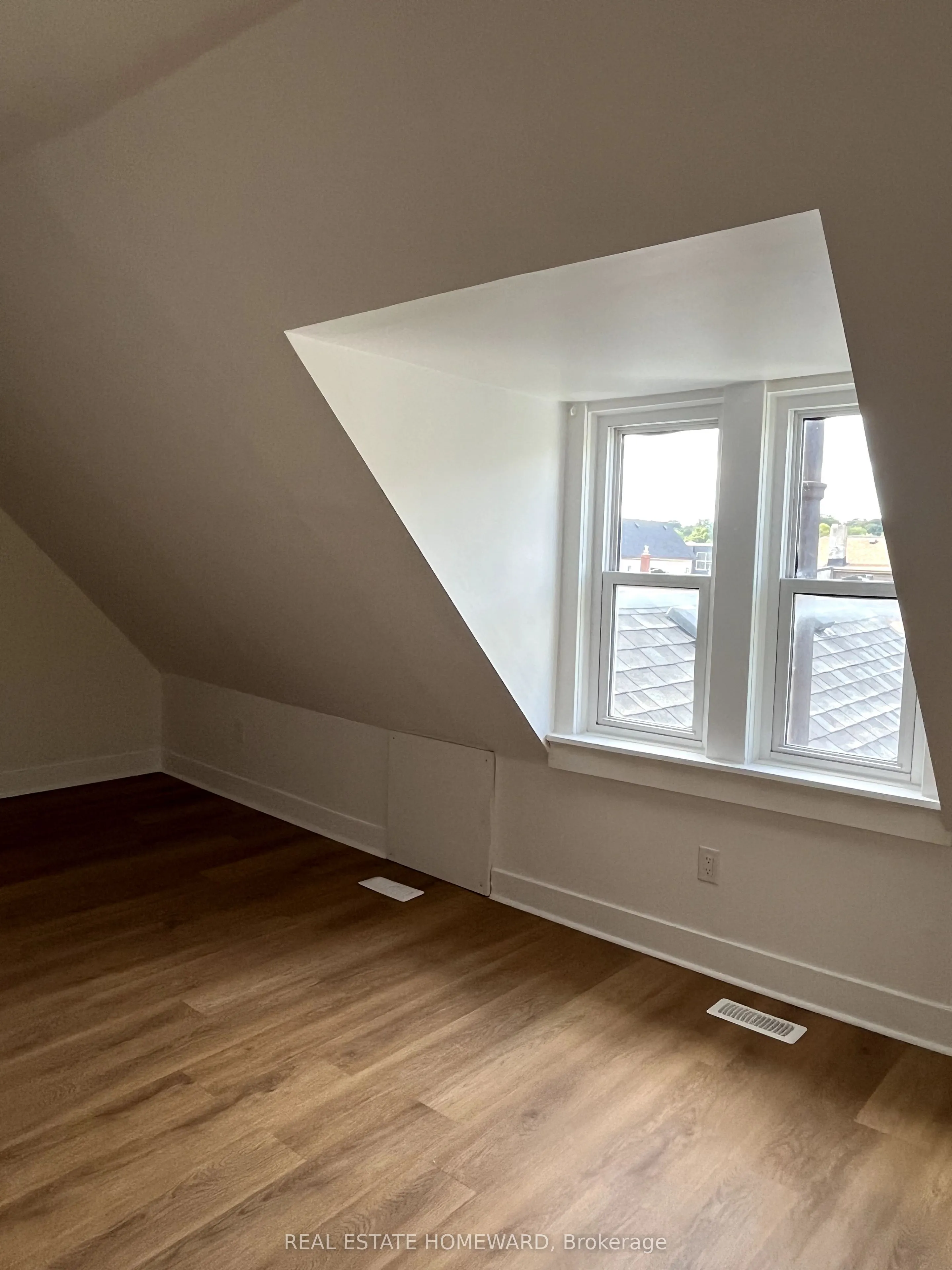 66 Melville Avenue, #UPPER