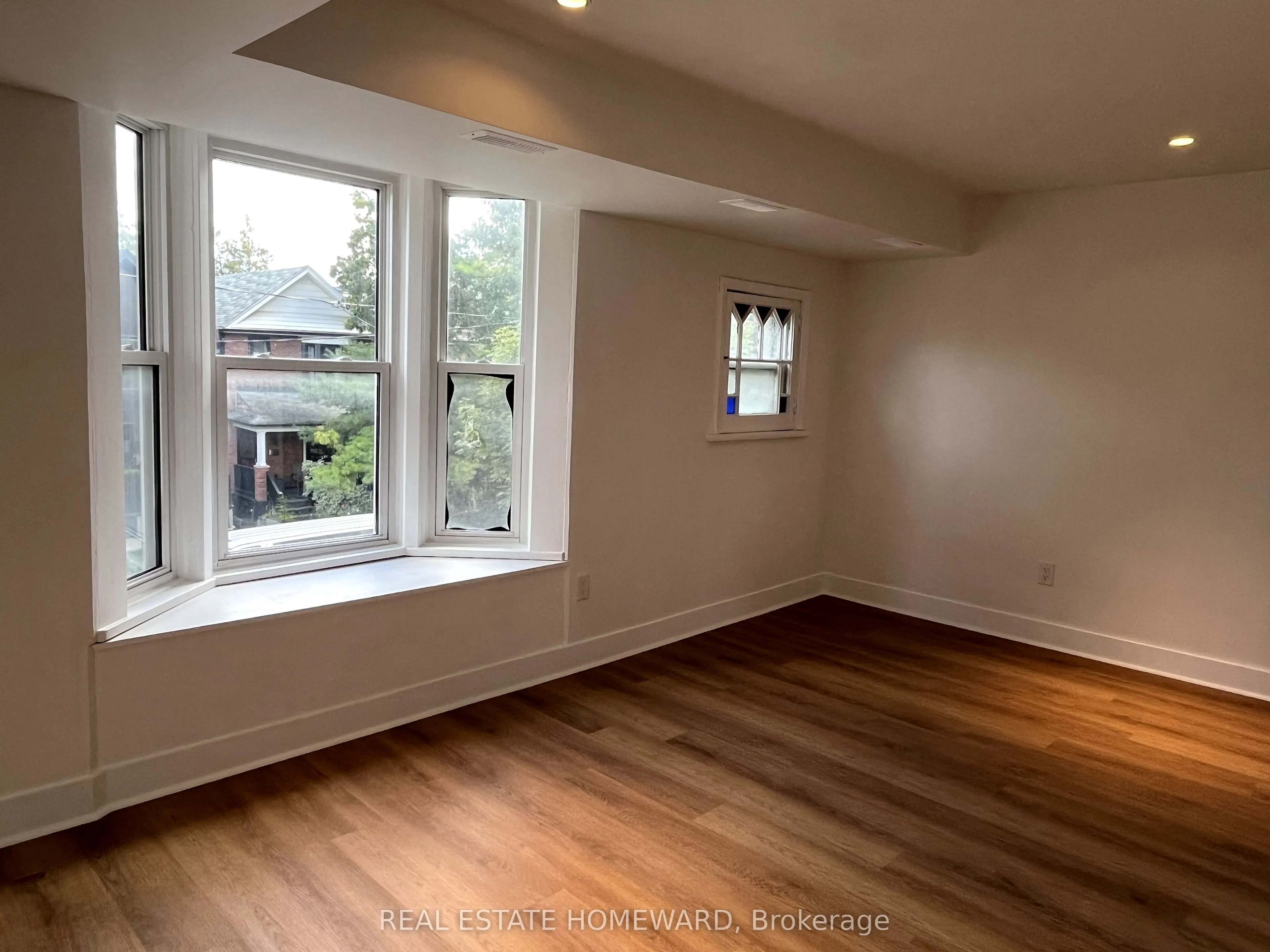 66 Melville Avenue, #UPPER